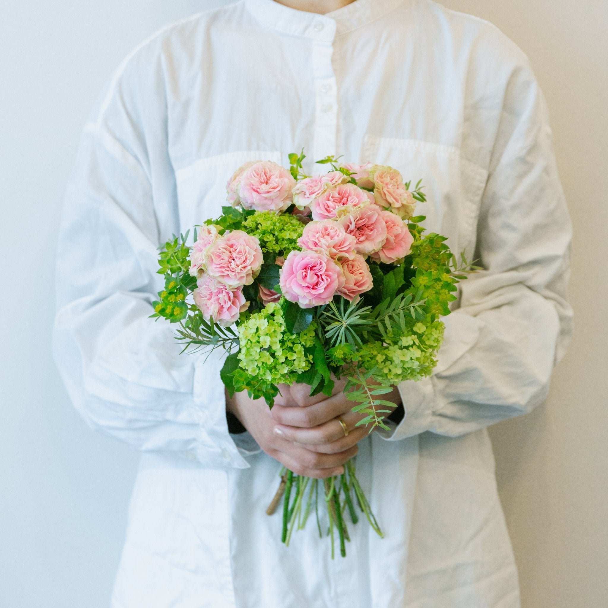 オーダーメイドフラワーブーケをオーダーするならFlower&Plants tette │ 「手から手へ、想いを運ぶフラワーショップ」【板橋駅徒歩4分】【熟練フローリスト夫婦が運営】【最短2営業日で発送】【24時間365日注文OK】【ギフトは3300円〜】フラワーギフトを手から手へ、想いを込めたブーケやアレンジメントで大切な人に感謝と愛情を。シーンや用途に合わせて選びやすい豊富な種