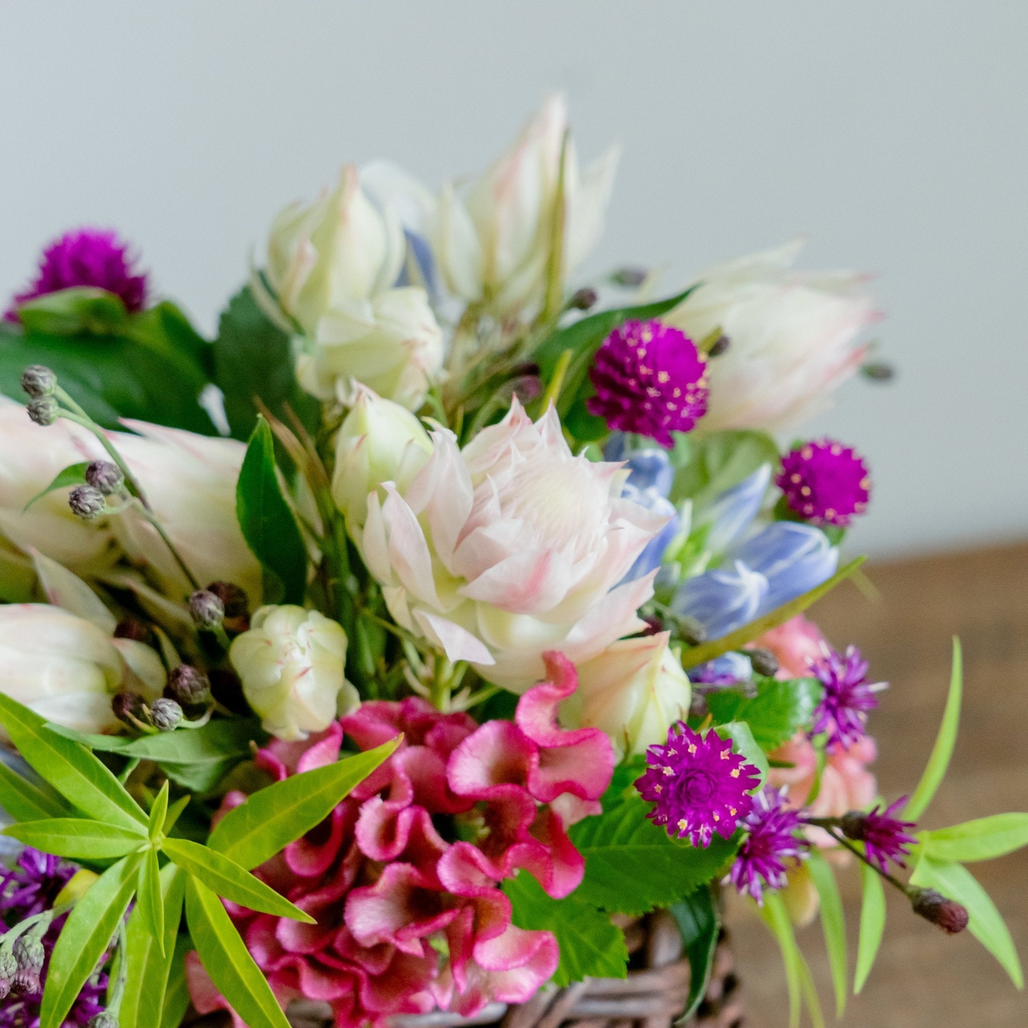 セルリアのギフトをオーダーするならFlower&Plants tette │ 「手から手へ、想いを運ぶフラワーショップ」【板橋駅徒歩4分】【熟練フローリスト夫婦が運営】【最短2営業日で発送】【24時間365日注文OK】【ギフトは3300円〜】フラワーギフトを手から手へ、想いを込めたブーケやアレンジメントで大切な人に感謝と愛情を。シーンや用途に合わせて選びやすい豊富な種