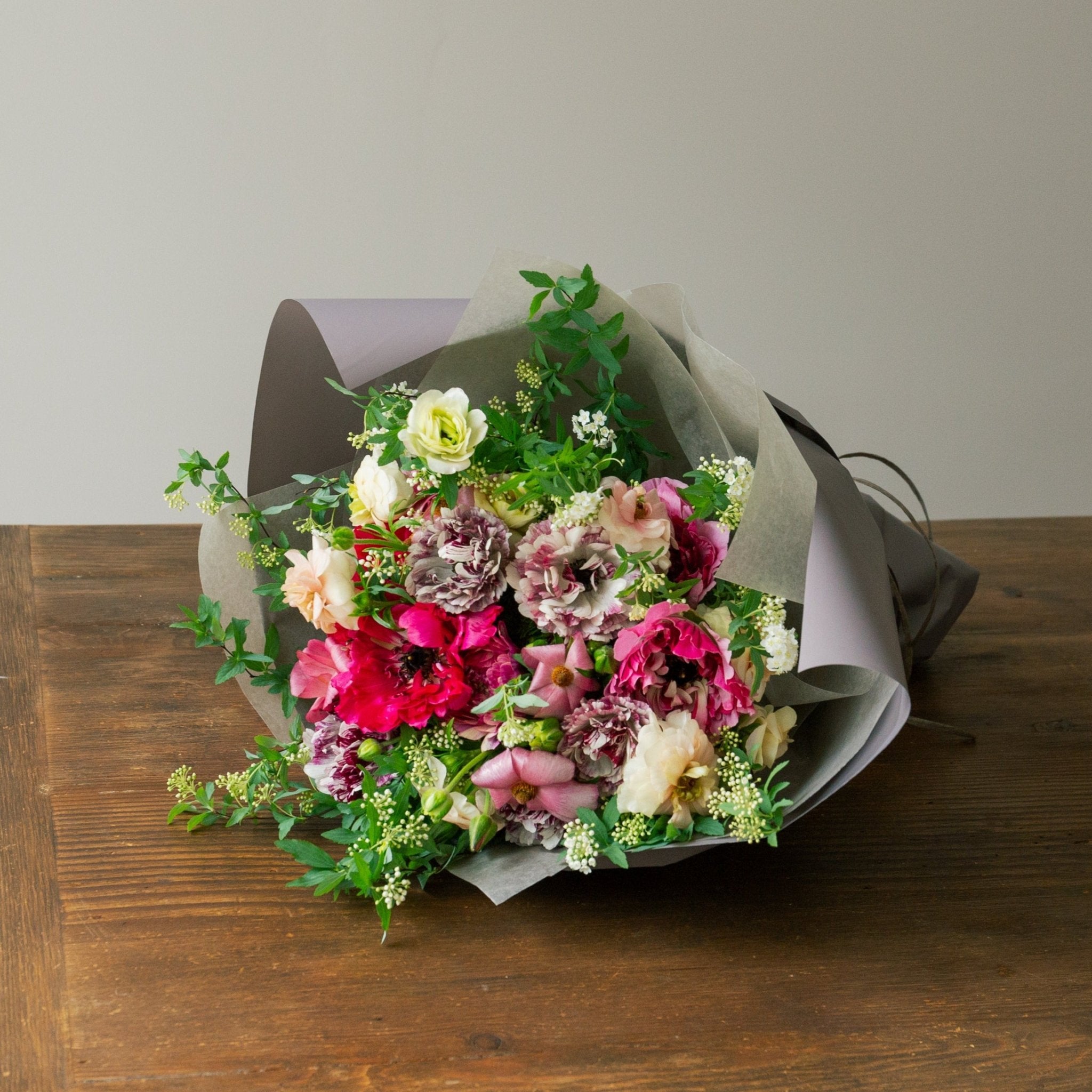 ラナンキュラスのギフトをオーダーするならFlower&Plants tette │ 「手から手へ、想いを運ぶフラワーショップ」【板橋駅徒歩4分】【熟練フローリスト夫婦が運営】【最短2営業日で発送】【24時間365日注文OK】【ギフトは3300円〜】フラワーギフトを手から手へ、想いを込めたブーケやアレンジメントで大切な人に感謝と愛情を。シーンや用途に合わせて選びやすい豊富な種