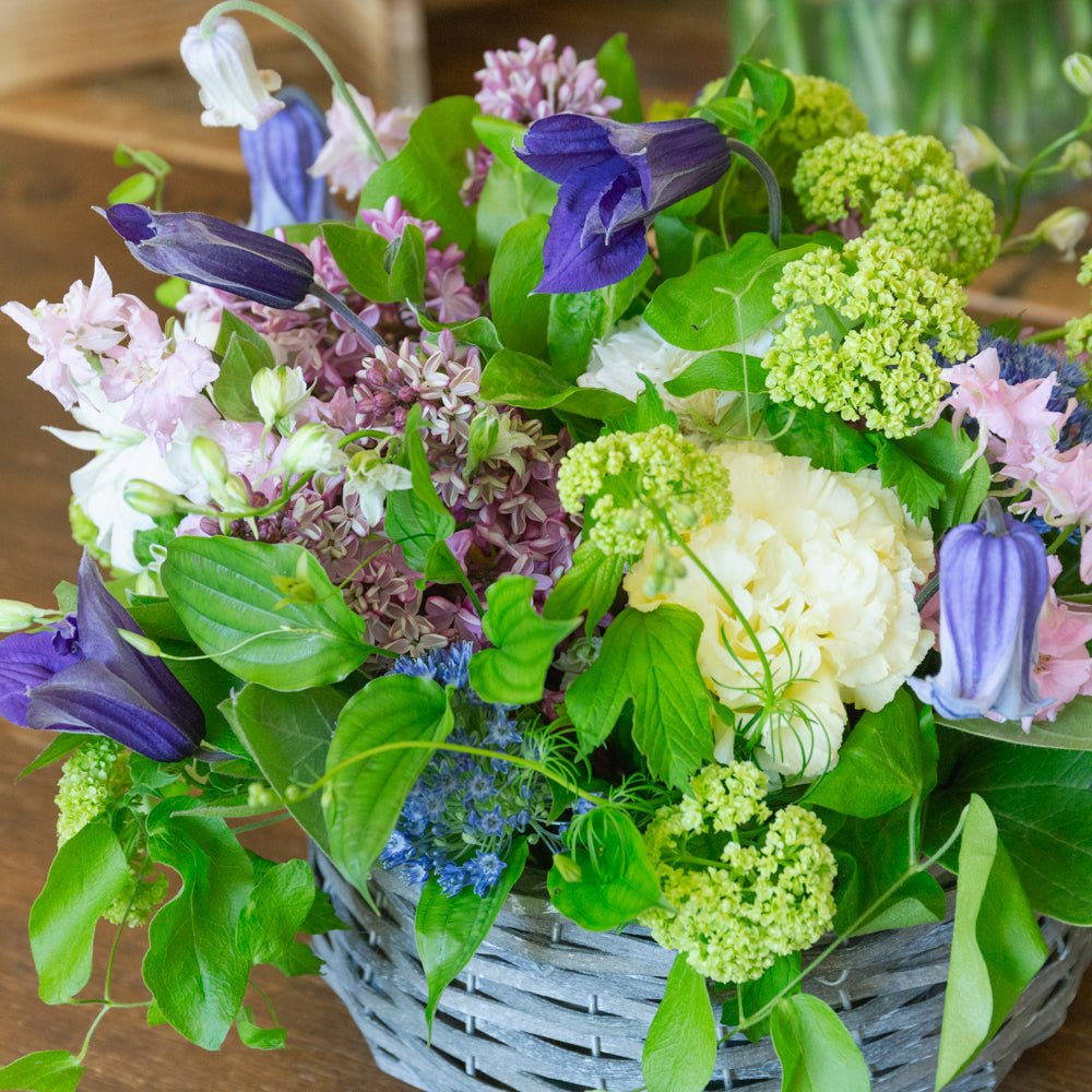 クレマチスのギフトをオーダーするならFlower&Plants tette │ 「手から手へ、想いを運ぶフラワーショップ」【板橋駅徒歩4分】【熟練フローリスト夫婦が運営】【最短2営業日で発送】【24時間365日注文OK】【ギフトは3300円〜】フラワーギフトを手から手へ、想いを込めたブーケやアレンジメントで大切な人に感謝と愛情を。シーンや用途に合わせて選びやすい豊富な種