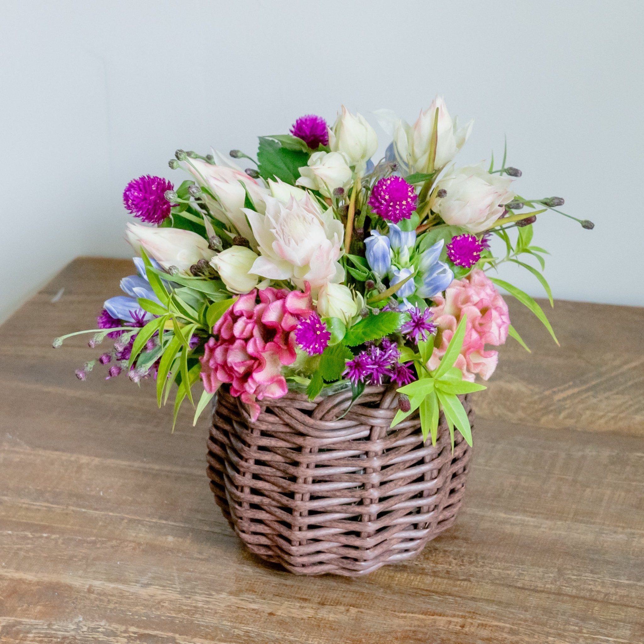 セルリアのギフトをオーダーするならFlower&Plants tette │ 「手から手へ、想いを運ぶフラワーショップ」【板橋駅徒歩4分】【熟練フローリスト夫婦が運営】【最短2営業日で発送】【24時間365日注文OK】【ギフトは3300円〜】フラワーギフトを手から手へ、想いを込めたブーケやアレンジメントで大切な人に感謝と愛情を。シーンや用途に合わせて選びやすい豊富な種