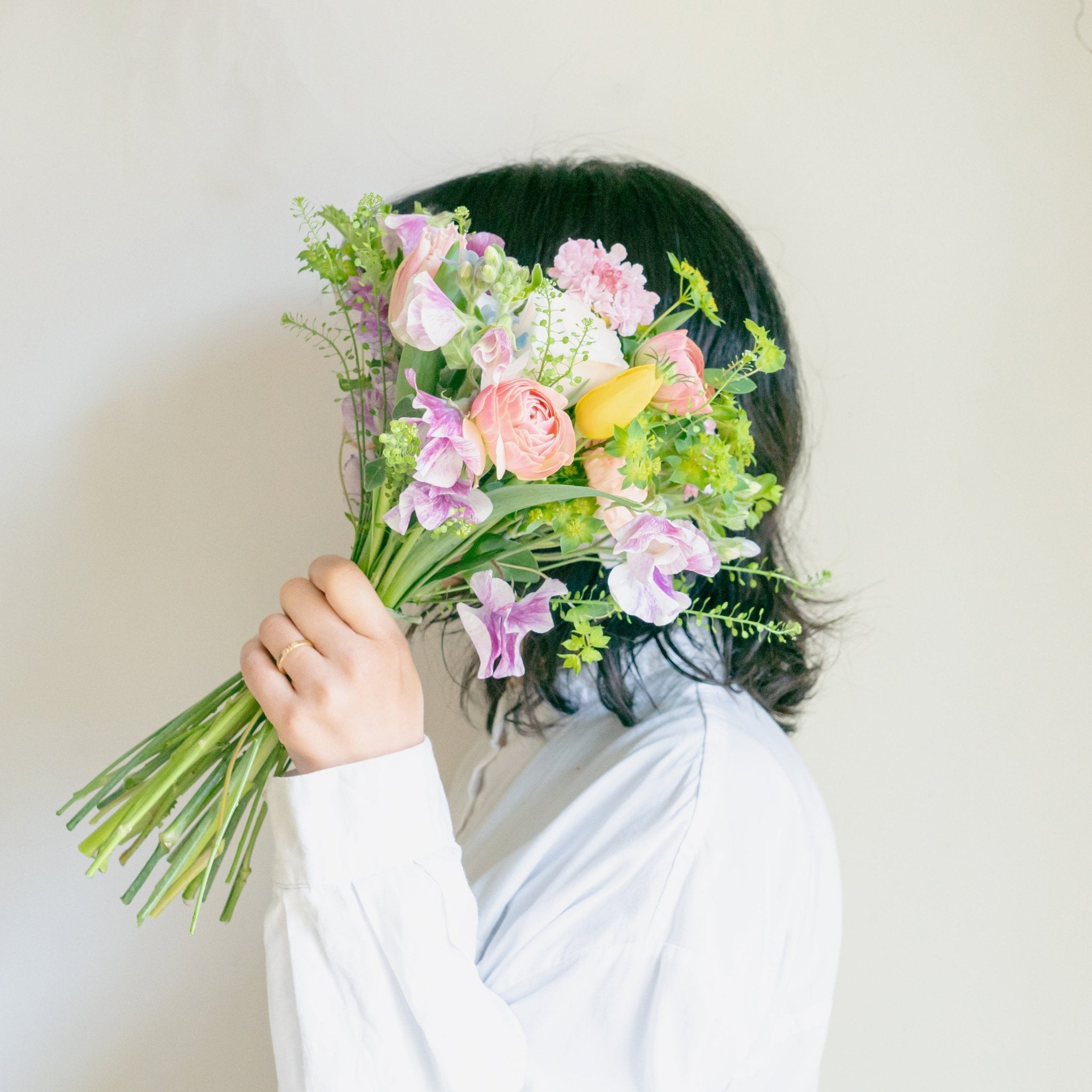 春のミックスギフトをオーダーするならFlower&Plants tette │ 「手から手へ、想いを運ぶフラワーショップ」【板橋駅徒歩4分】【熟練フローリスト夫婦が運営】【最短2営業日で発送】【24時間365日注文OK】【ギフトは3300円〜】フラワーギフトを手から手へ、想いを込めたブーケやアレンジメントで大切な人に感謝と愛情を。シーンや用途に合わせて選びやすい豊富な種