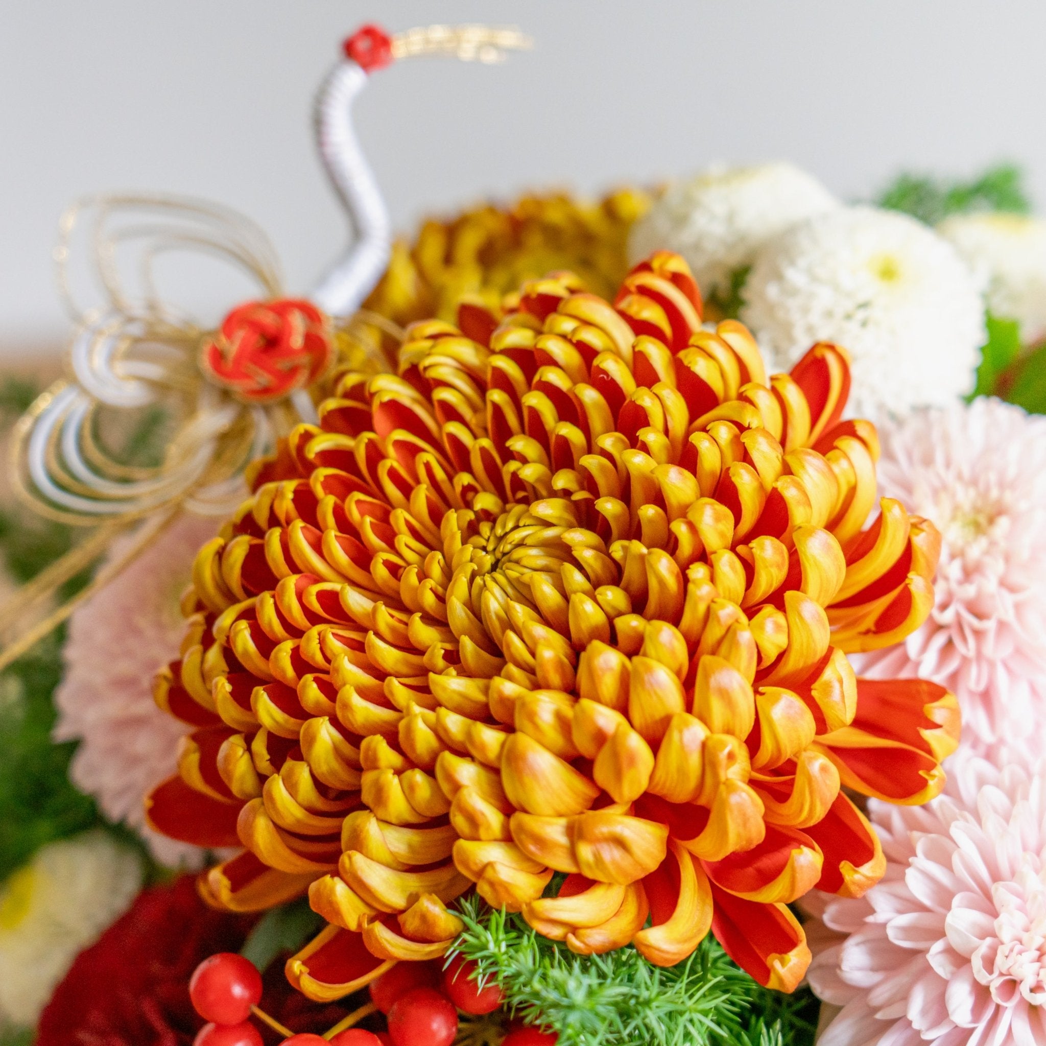 お正月のギフトをオーダーするならFlower&Plants tette │ 「手から手へ、想いを運ぶフラワーショップ」【板橋駅徒歩4分】【熟練フローリスト夫婦が運営】【最短2営業日で発送】【24時間365日注文OK】【ギフトは3300円〜】フラワーギフトを手から手へ、想いを込めたブーケやアレンジメントで大切な人に感謝と愛情を。シーンや用途に合わせて選びやすい豊富な種