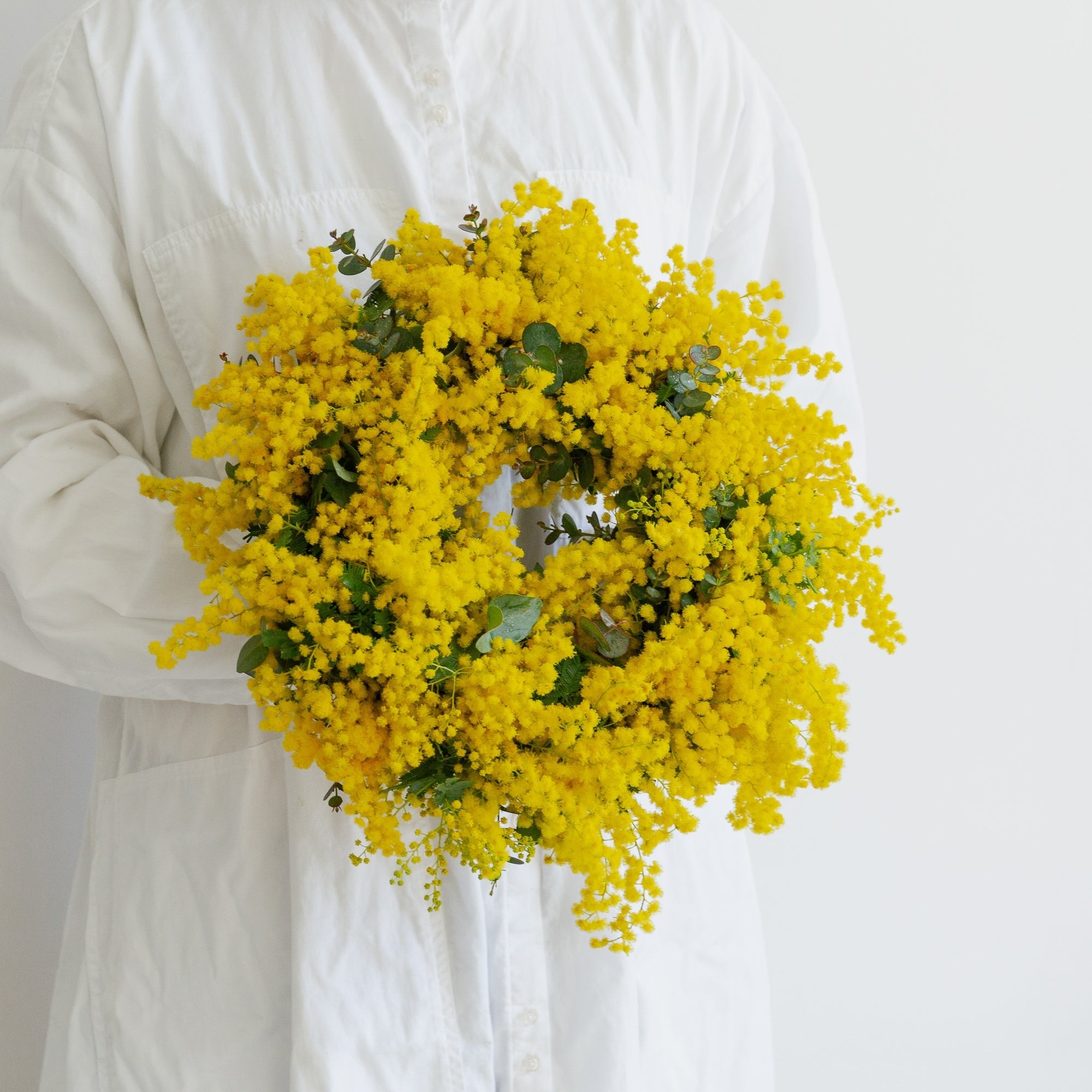 ミモザのギフトをオーダーするならFlower&Plants tette │ 「手から手へ、想いを運ぶフラワーショップ」【板橋駅徒歩4分】【熟練フローリスト夫婦が運営】【最短2営業日で発送】【24時間365日注文OK】【ギフトは3300円〜】フラワーギフトを手から手へ、想いを込めたブーケやアレンジメントで大切な人に感謝と愛情を。シーンや用途に合わせて選びやすい豊富な種