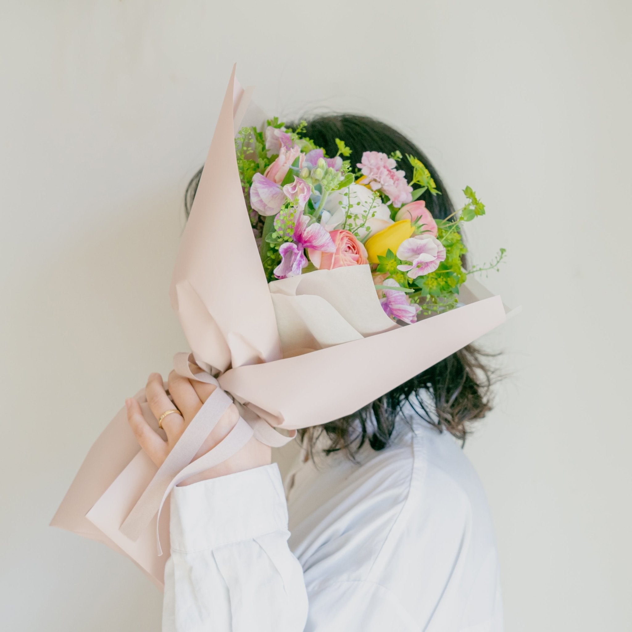 春のミックスギフトをオーダーするならFlower&Plants tette │ 「手から手へ、想いを運ぶフラワーショップ」【板橋駅徒歩4分】【熟練フローリスト夫婦が運営】【最短2営業日で発送】【24時間365日注文OK】【ギフトは3300円〜】フラワーギフトを手から手へ、想いを込めたブーケやアレンジメントで大切な人に感謝と愛情を。シーンや用途に合わせて選びやすい豊富な種