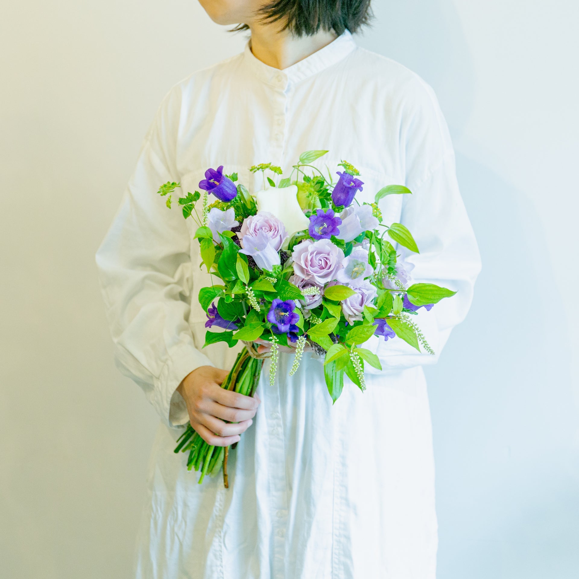 カンパニュラのギフトをオーダーするならFlower&Plants tette │ 「手から手へ、想いを運ぶフラワーショップ」【板橋駅徒歩4分】【熟練フローリスト夫婦が運営】【最短2営業日で発送】【24時間365日注文OK】【ギフトは3300円〜】フラワーギフトを手から手へ、想いを込めたブーケやアレンジメントで大切な人に感謝と愛情を。シーンや用途に合わせて選びやすい豊富な種