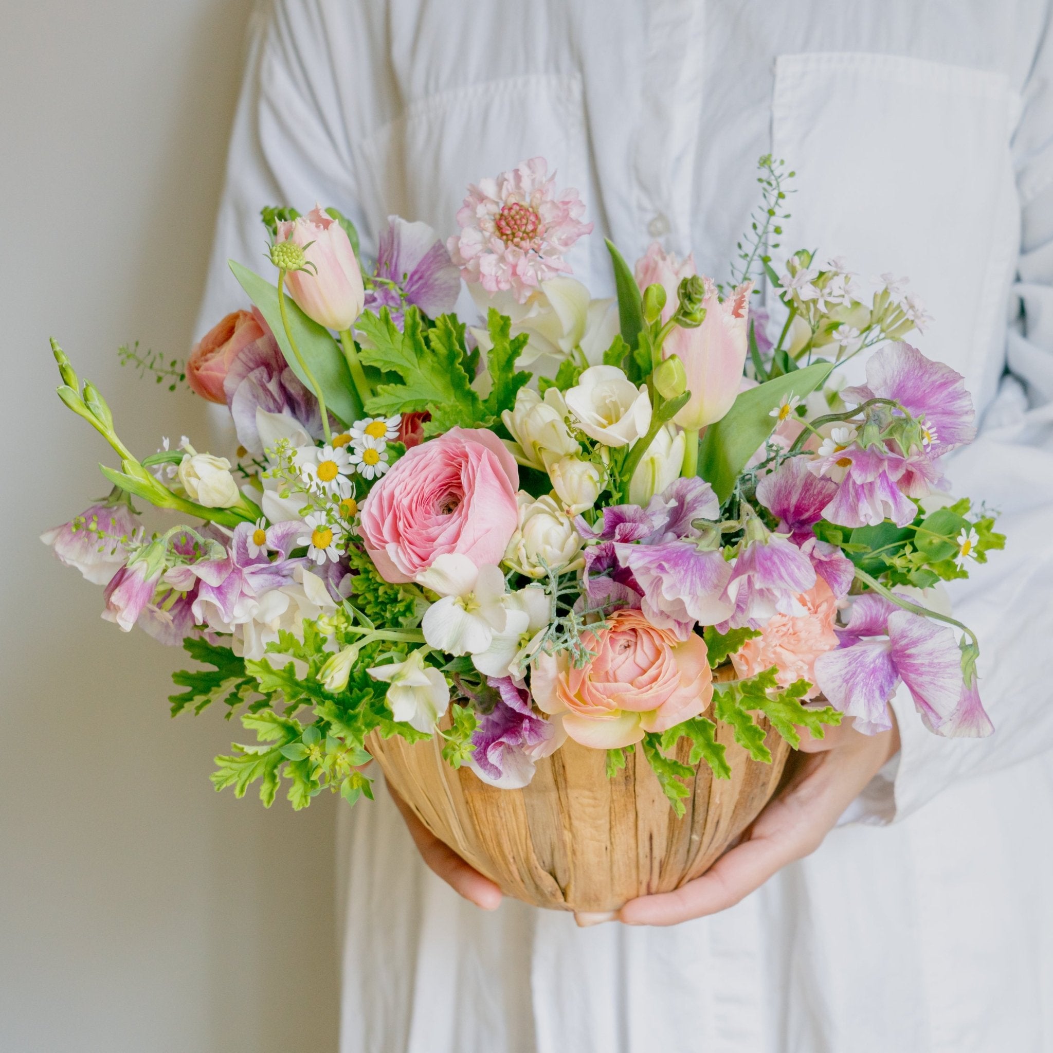 春のミックスギフトをオーダーするならFlower&Plants tette │ 「手から手へ、想いを運ぶフラワーショップ」【板橋駅徒歩4分】【熟練フローリスト夫婦が運営】【最短2営業日で発送】【24時間365日注文OK】【ギフトは3300円〜】フラワーギフトを手から手へ、想いを込めたブーケやアレンジメントで大切な人に感謝と愛情を。シーンや用途に合わせて選びやすい豊富な種