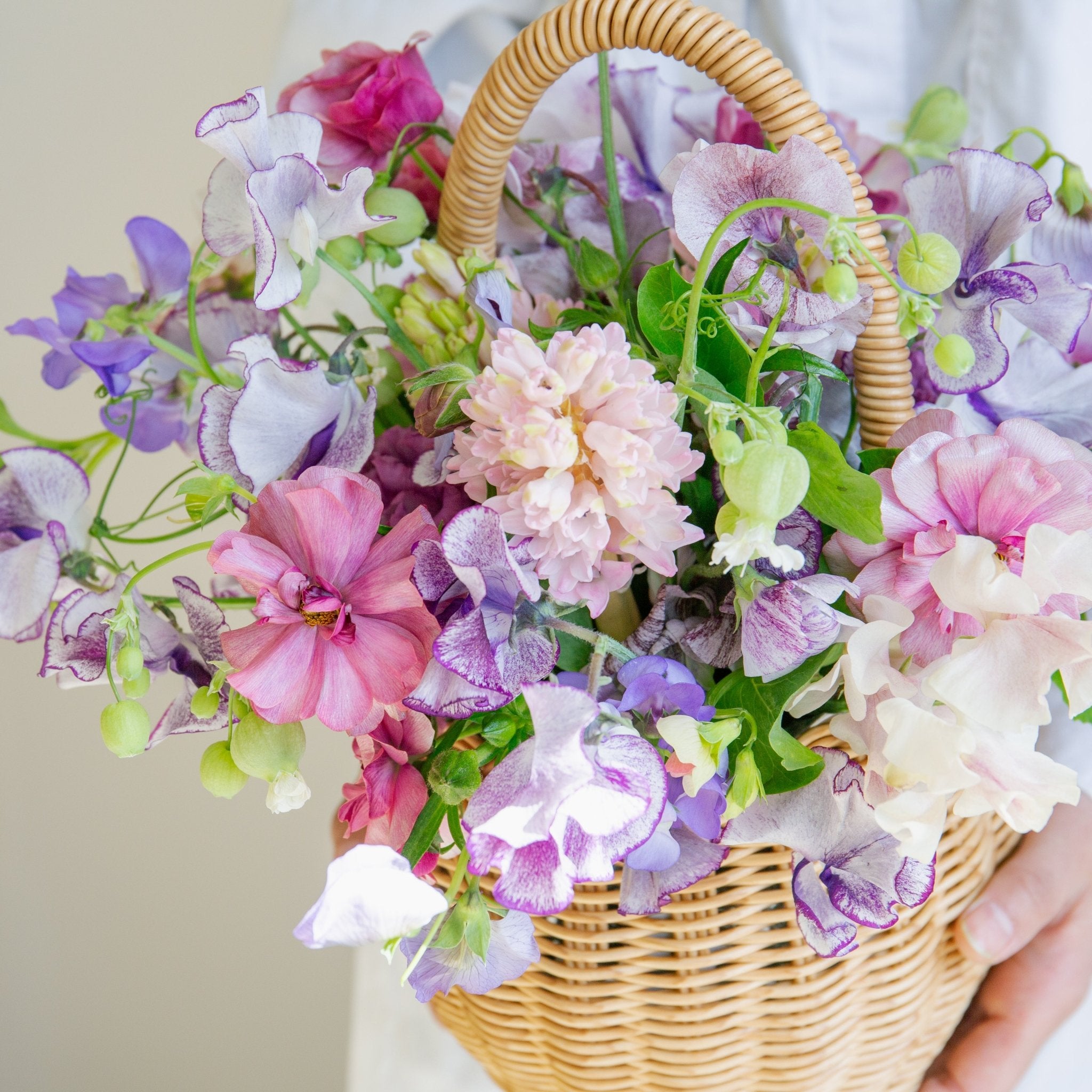 スイートピーのギフトをオーダーするならFlower&Plants tette │ 「手から手へ、想いを運ぶフラワーショップ」【板橋駅徒歩4分】【熟練フローリスト夫婦が運営】【最短2営業日で発送】【24時間365日注文OK】【ギフトは3300円〜】フラワーギフトを手から手へ、想いを込めたブーケやアレンジメントで大切な人に感謝と愛情を。シーンや用途に合わせて選びやすい豊富な種