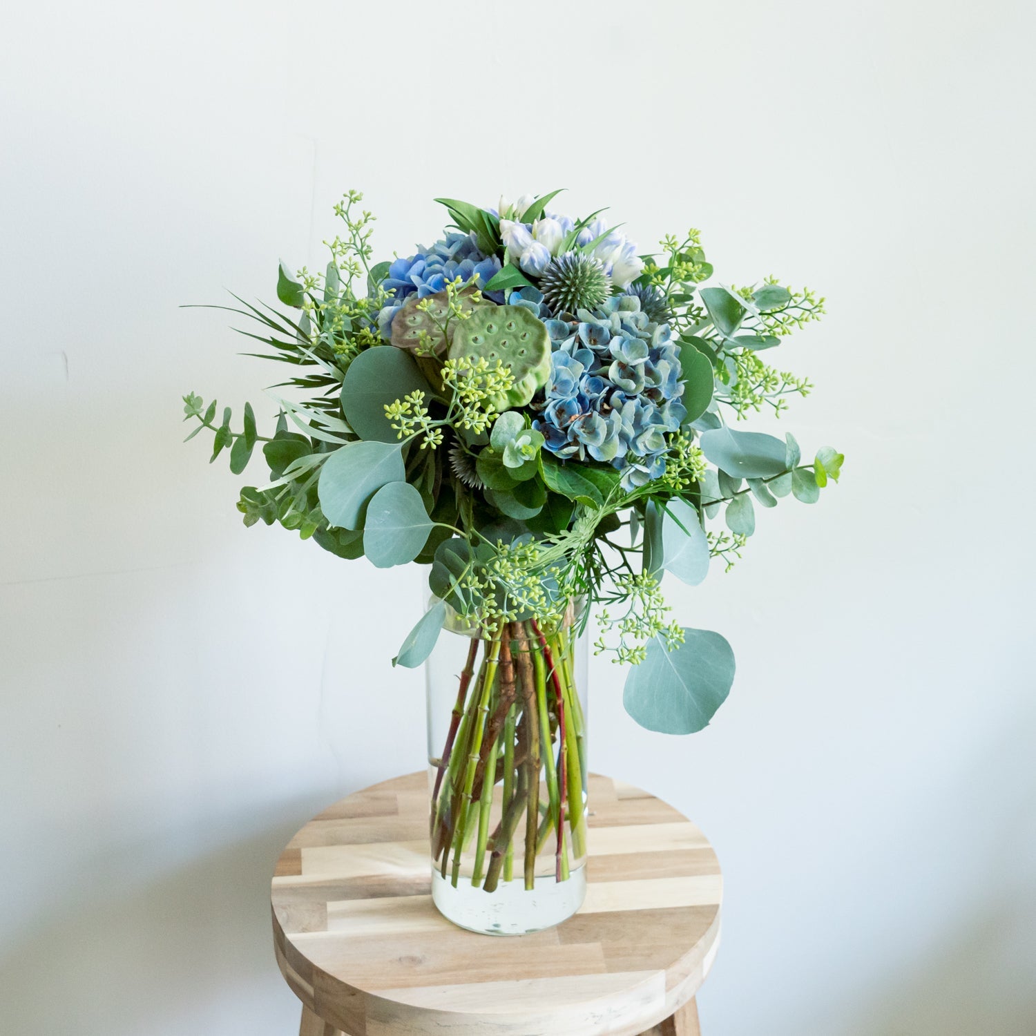 アジサイのギフトをオーダーするならFlower&Plants tette │ 「手から手へ、想いを運ぶフラワーショップ」【板橋駅徒歩4分】【熟練フローリスト夫婦が運営】【最短2営業日で発送】【24時間365日注文OK】【ギフトは3300円〜】フラワーギフトを手から手へ、想いを込めたブーケやアレンジメントで大切な人に感謝と愛情を。シーンや用途に合わせて選びやすい豊富な種