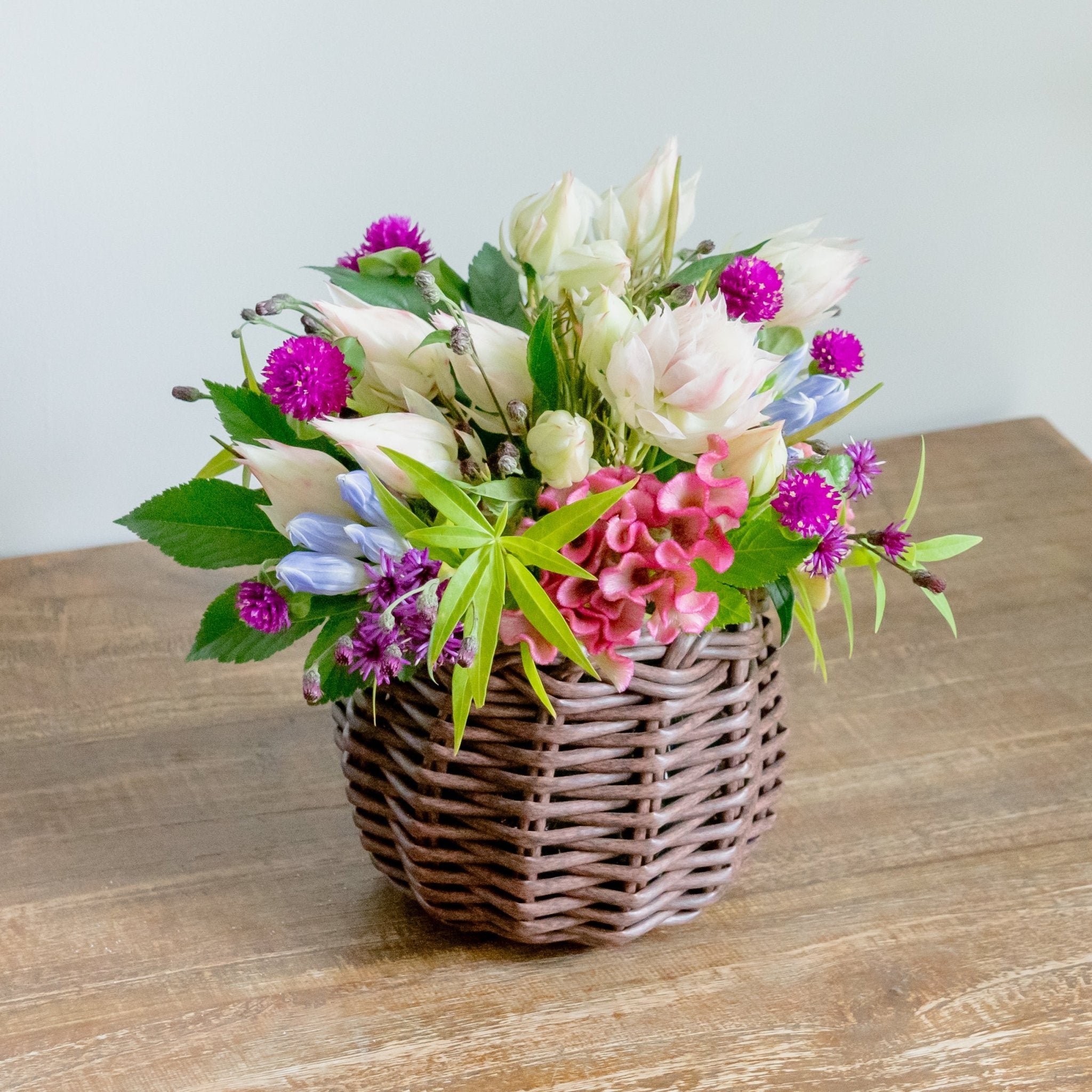 セルリアのギフトをオーダーするならFlower&Plants tette │ 「手から手へ、想いを運ぶフラワーショップ」【板橋駅徒歩4分】【熟練フローリスト夫婦が運営】【最短2営業日で発送】【24時間365日注文OK】【ギフトは3300円〜】フラワーギフトを手から手へ、想いを込めたブーケやアレンジメントで大切な人に感謝と愛情を。シーンや用途に合わせて選びやすい豊富な種