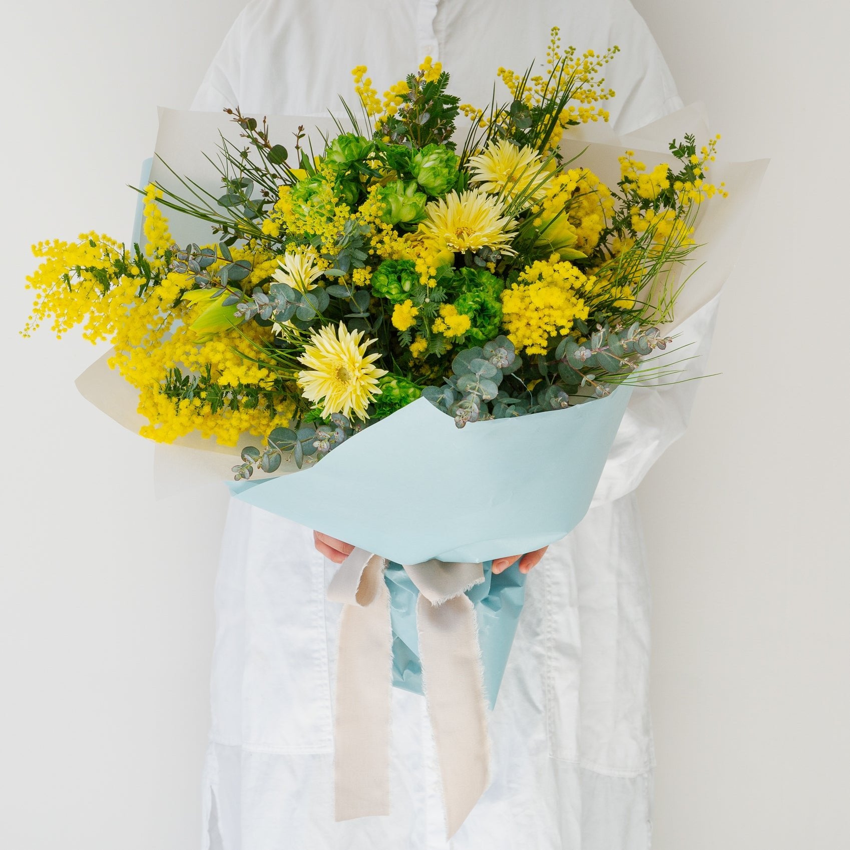 ミモザのギフトをオーダーするならFlower&Plants tette │ 「手から手へ、想いを運ぶフラワーショップ」【板橋駅徒歩4分】【熟練フローリスト夫婦が運営】【最短2営業日で発送】【24時間365日注文OK】【ギフトは3300円〜】フラワーギフトを手から手へ、想いを込めたブーケやアレンジメントで大切な人に感謝と愛情を。シーンや用途に合わせて選びやすい豊富な種