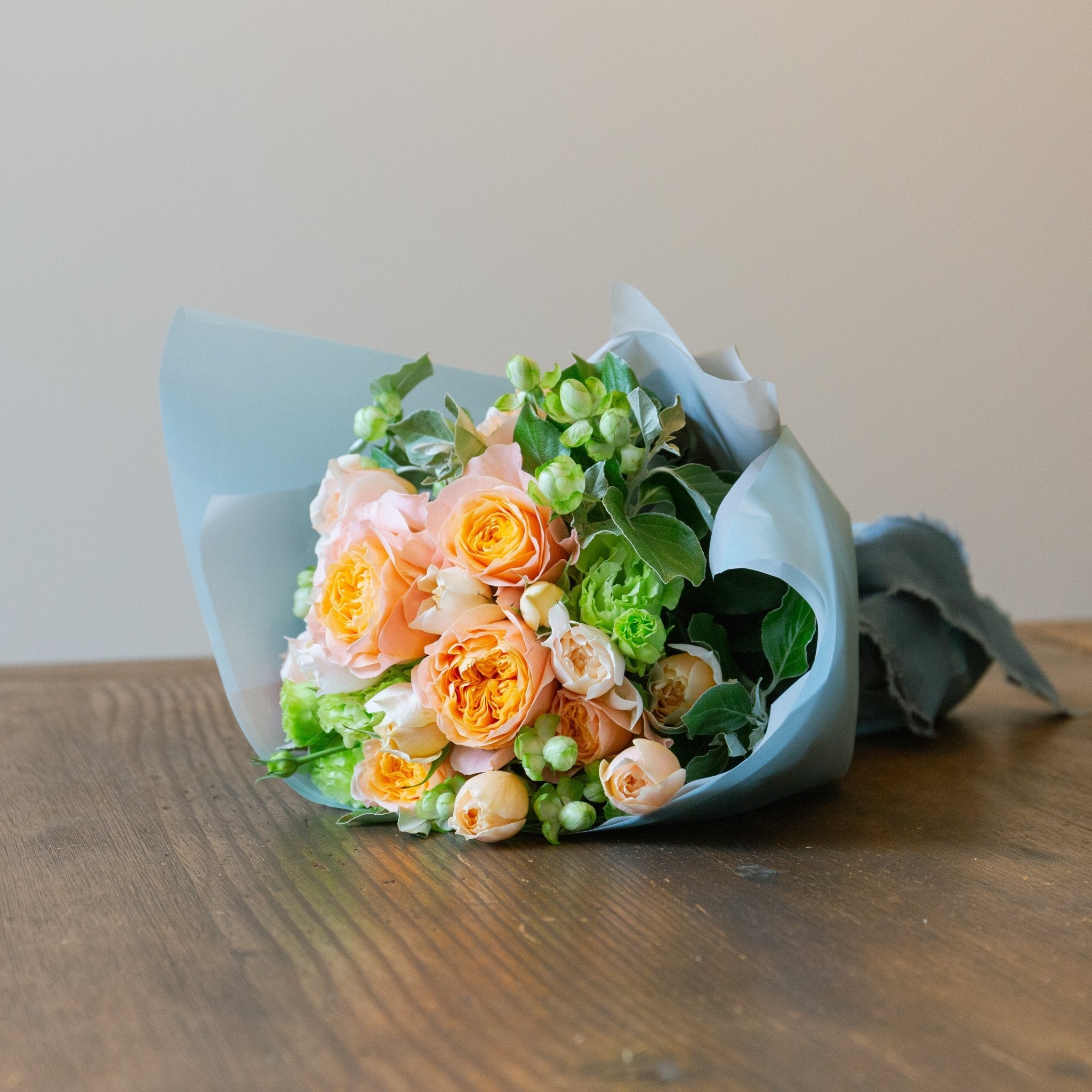 バラのギフトをオーダーするならFlower&Plants tette │ 「手から手へ、想いを運ぶフラワーショップ」【板橋駅徒歩4分】【熟練フローリスト夫婦が運営】【最短2営業日で発送】【24時間365日注文OK】【ギフトは3300円〜】フラワーギフトを手から手へ、想いを込めたブーケやアレンジメントで大切な人に感謝と愛情を。シーンや用途に合わせて選びやすい豊富な種