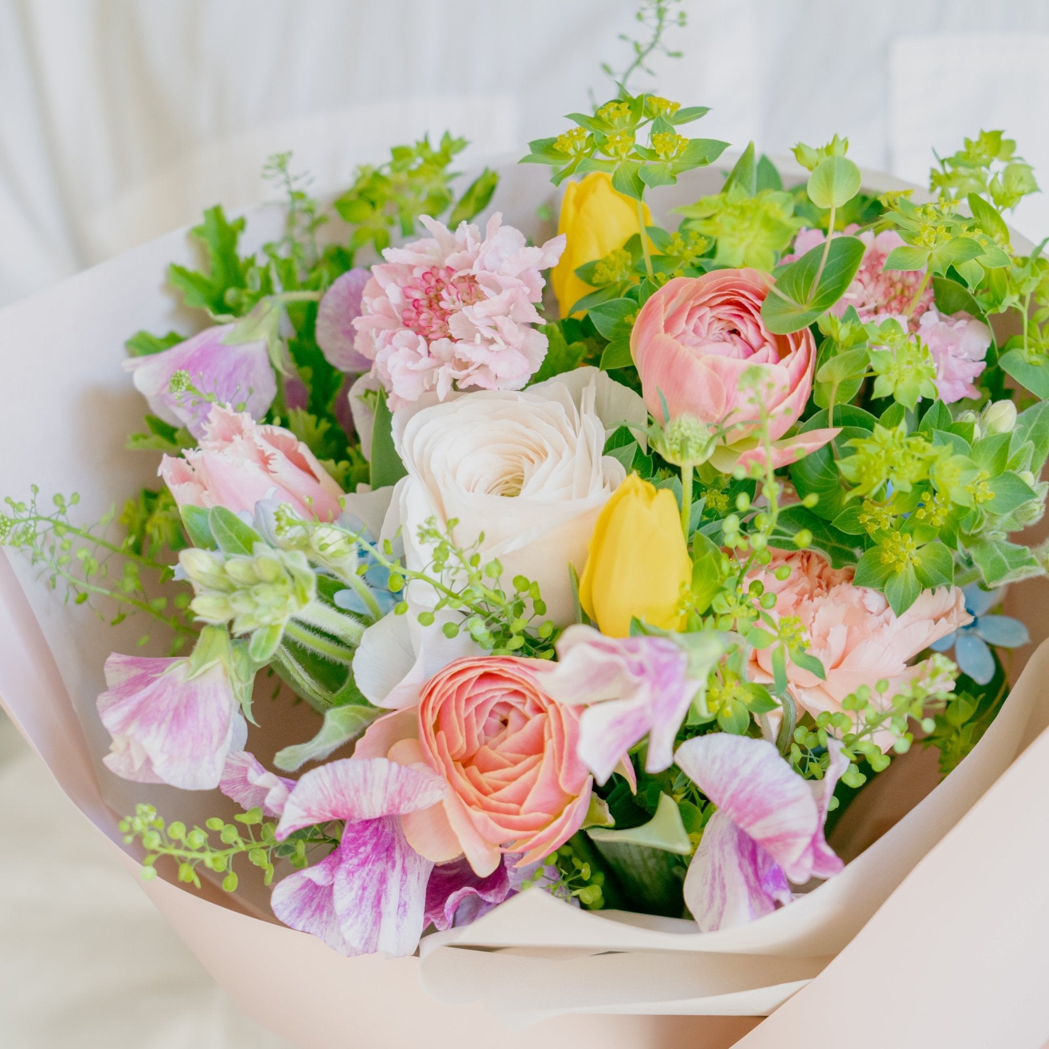 春のミックスギフトをオーダーするならFlower&Plants tette │ 「手から手へ、想いを運ぶフラワーショップ」【板橋駅徒歩4分】【熟練フローリスト夫婦が運営】【最短2営業日で発送】【24時間365日注文OK】【ギフトは3300円〜】フラワーギフトを手から手へ、想いを込めたブーケやアレンジメントで大切な人に感謝と愛情を。シーンや用途に合わせて選びやすい豊富な種