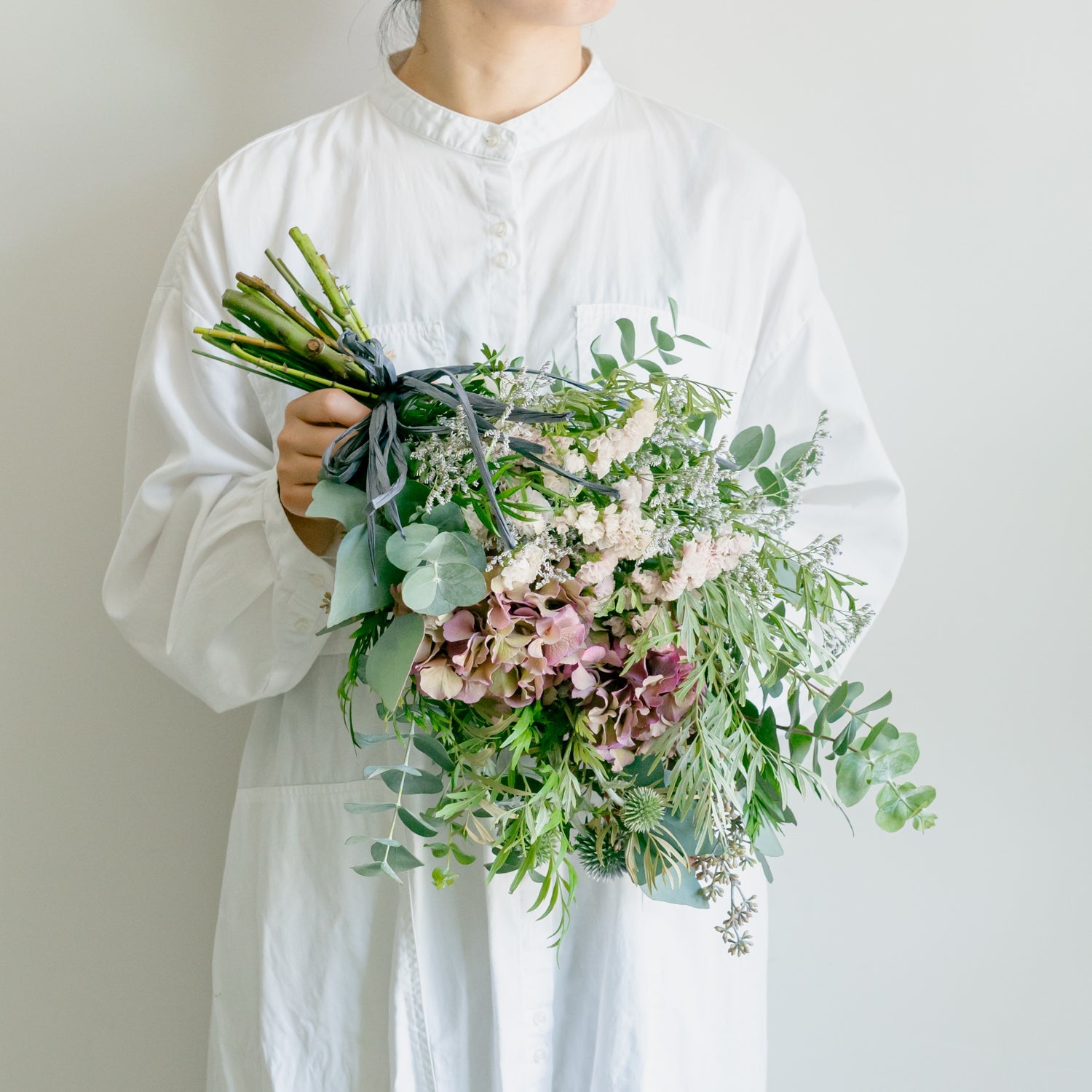 アジサイのギフトをオーダーするならFlower&Plants tette │ 「手から手へ、想いを運ぶフラワーショップ」【板橋駅徒歩4分】【熟練フローリスト夫婦が運営】【最短2営業日で発送】【24時間365日注文OK】【ギフトは3300円〜】フラワーギフトを手から手へ、想いを込めたブーケやアレンジメントで大切な人に感謝と愛情を。シーンや用途に合わせて選びやすい豊富な種