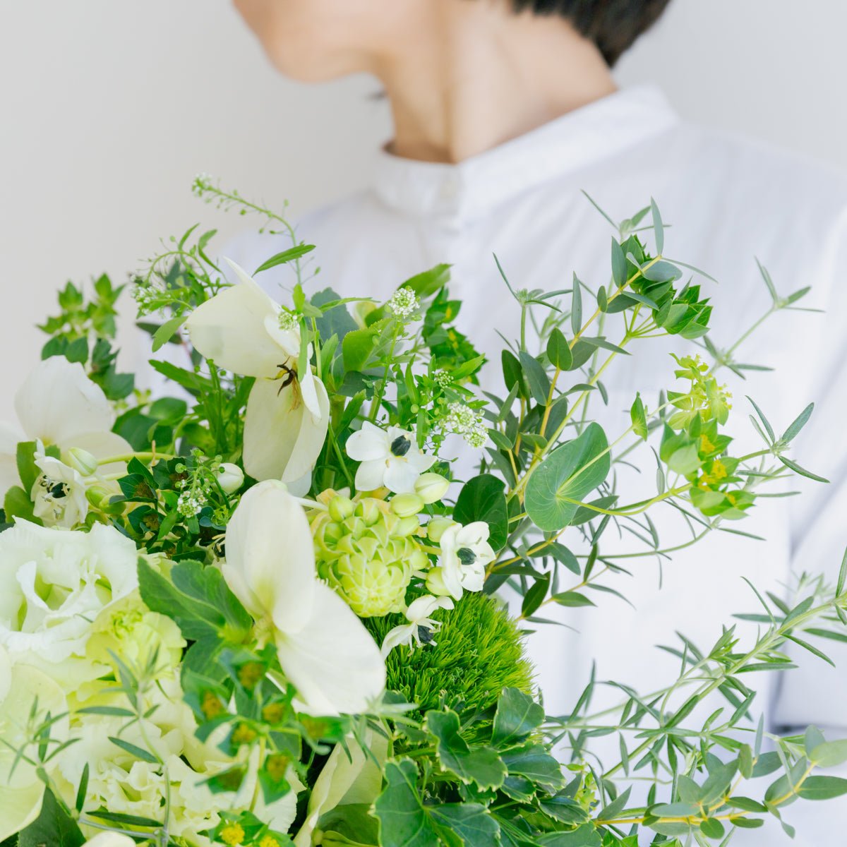 クリスマスローズのギフトをオーダーするならFlower&Plants tette │ 「手から手へ、想いを運ぶフラワーショップ」【板橋駅徒歩4分】【熟練フローリスト夫婦が運営】【最短2営業日で発送】【24時間365日注文OK】【ギフトは3300円〜】フラワーギフトを手から手へ、想いを込めたブーケやアレンジメントで大切な人に感謝と愛情を。シーンや用途に合わせて選びやすい豊富な種