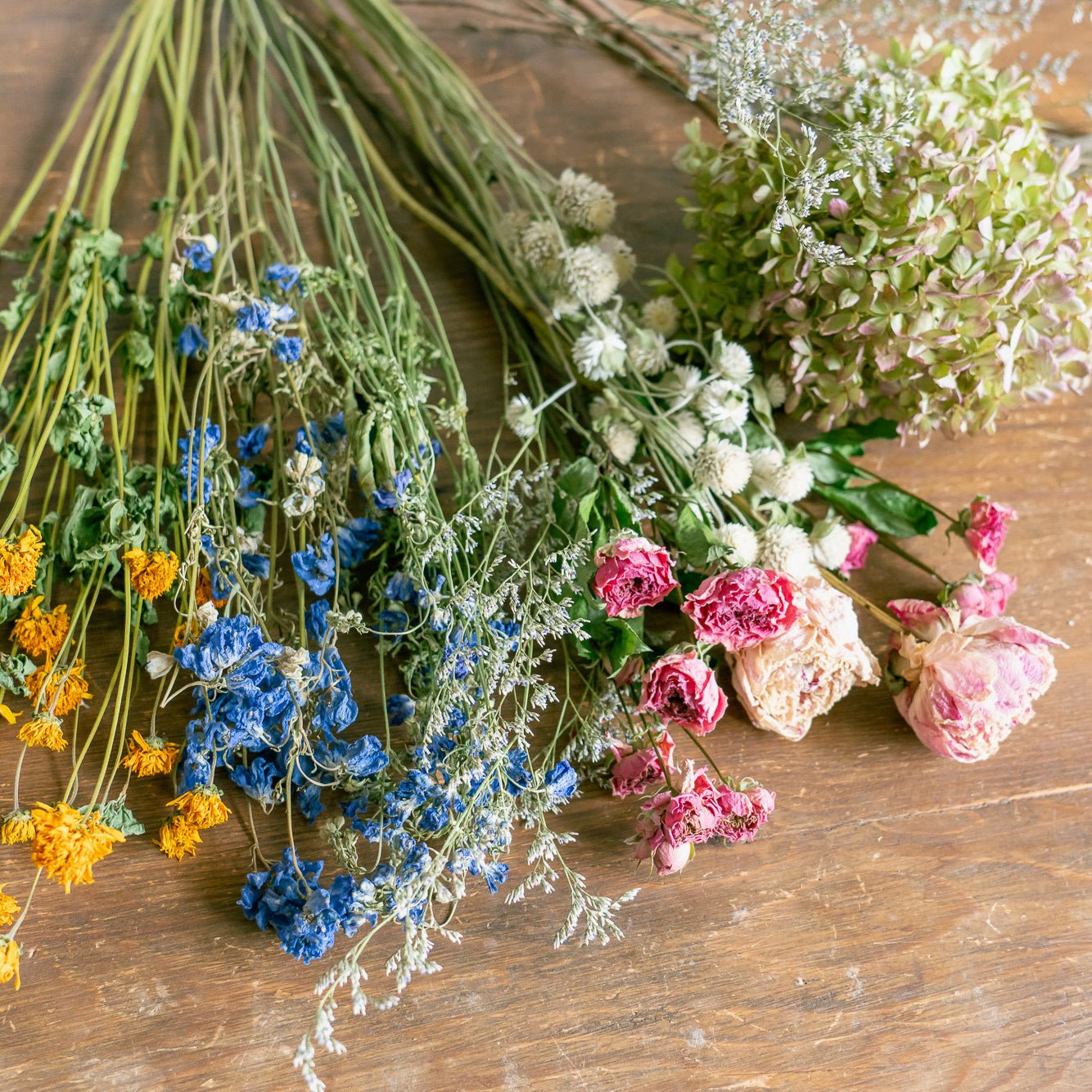 ドライフラワーの定期便をオーダーするならFlower&Plants tette │ 「手から手へ、想いを運ぶフラワーショップ」【板橋駅徒歩4分】【熟練フローリスト夫婦が運営】【最短2営業日で発送】【24時間365日注文OK】【ギフトは3300円〜】フラワーギフトを手から手へ、想いを込めたブーケやアレンジメントで大切な人に感謝と愛情を。シーンや用途に合わせて選びやすい豊富な種