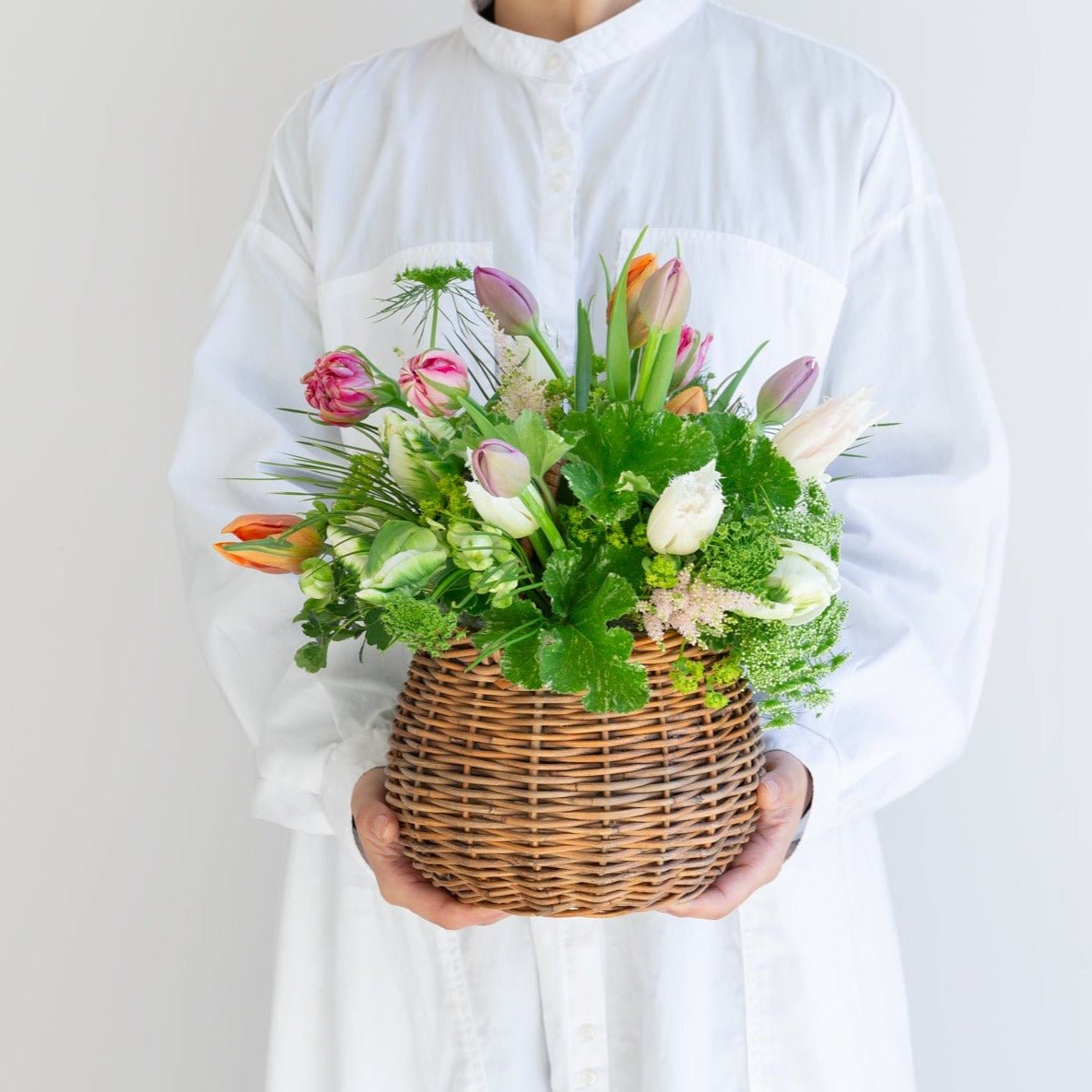 チューリップのギフトをオーダーするならFlower&Plants tette │ 「手から手へ、想いを運ぶフラワーショップ」【板橋駅徒歩4分】【熟練フローリスト夫婦が運営】【最短2営業日で発送】【24時間365日注文OK】【ギフトは3300円〜】フラワーギフトを手から手へ、想いを込めたブーケやアレンジメントで大切な人に感謝と愛情を。シーンや用途に合わせて選びやすい豊富な種