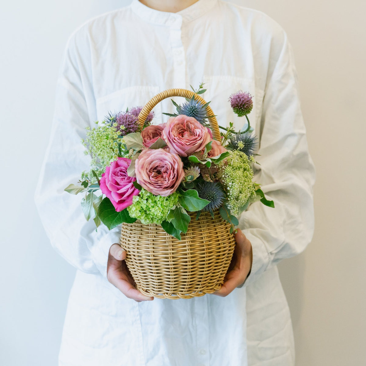 バラのギフトをオーダーするならFlower&Plants tette │ 「手から手へ、想いを運ぶフラワーショップ」【板橋駅徒歩4分】【熟練フローリスト夫婦が運営】【最短2営業日で発送】【24時間365日注文OK】【ギフトは3300円〜】フラワーギフトを手から手へ、想いを込めたブーケやアレンジメントで大切な人に感謝と愛情を。シーンや用途に合わせて選びやすい豊富な種