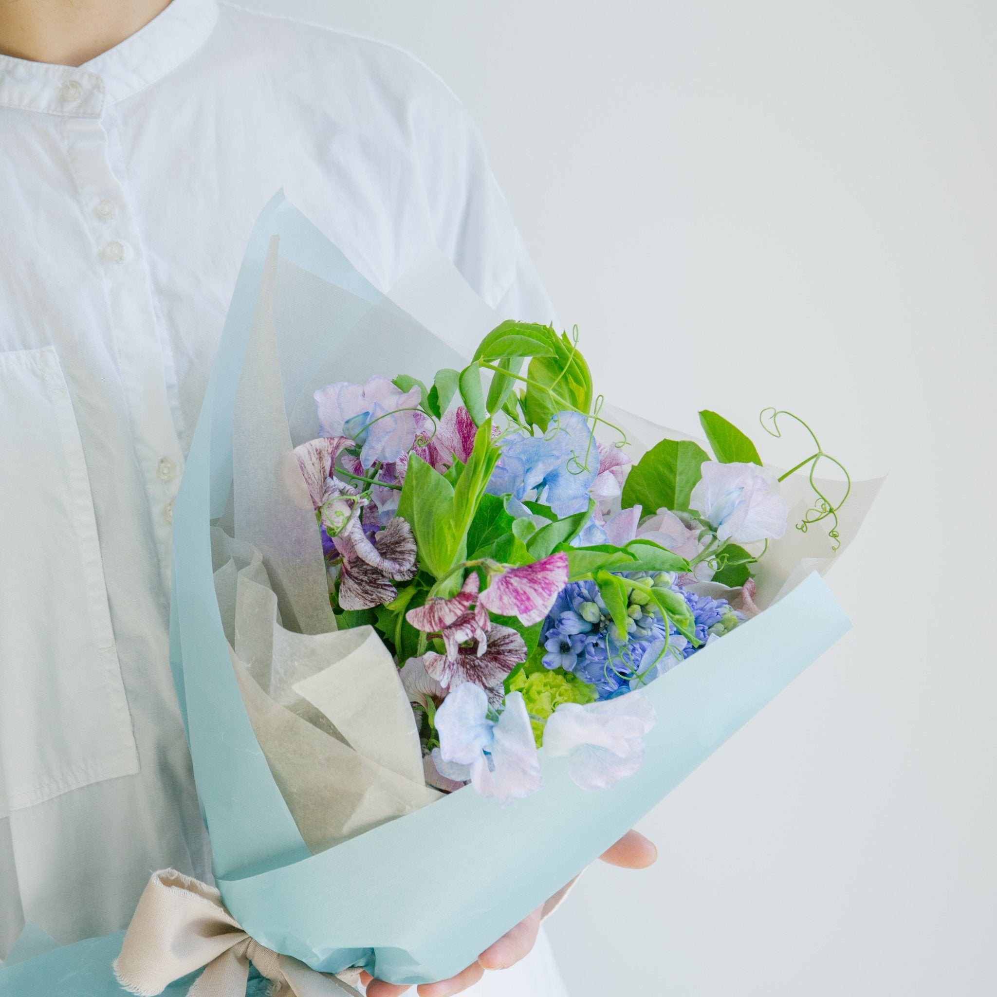 スイートピーのギフトをオーダーするならFlower&Plants tette │ 「手から手へ、想いを運ぶフラワーショップ」【板橋駅徒歩4分】【熟練フローリスト夫婦が運営】【最短2営業日で発送】【24時間365日注文OK】【ギフトは3300円〜】フラワーギフトを手から手へ、想いを込めたブーケやアレンジメントで大切な人に感謝と愛情を。シーンや用途に合わせて選びやすい豊富な種