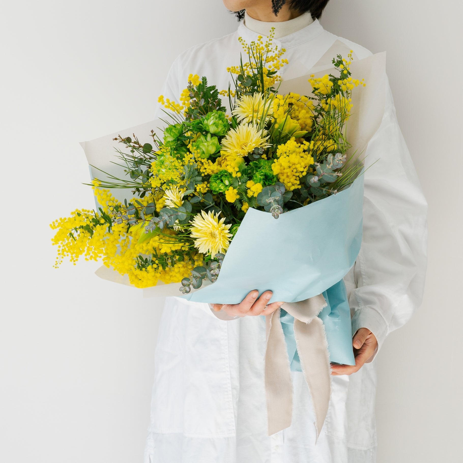 ミモザのギフトをオーダーするならFlower&Plants tette │ 「手から手へ、想いを運ぶフラワーショップ」【板橋駅徒歩4分】【熟練フローリスト夫婦が運営】【最短2営業日で発送】【24時間365日注文OK】【ギフトは3300円〜】フラワーギフトを手から手へ、想いを込めたブーケやアレンジメントで大切な人に感謝と愛情を。シーンや用途に合わせて選びやすい豊富な種