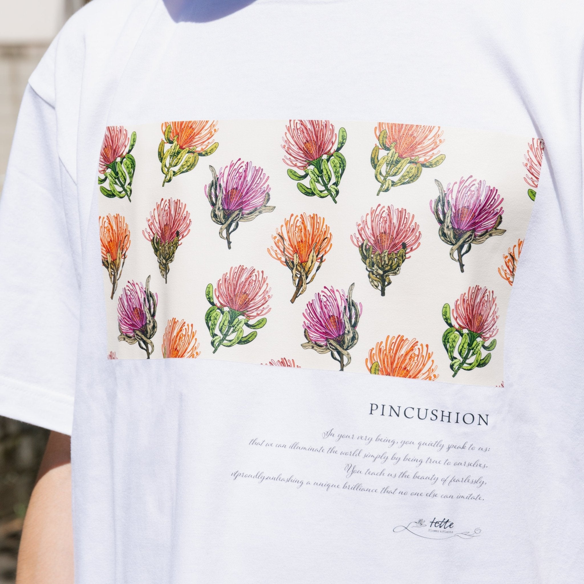 【数量限定】tetteオリジナルプリントTシャツをオーダーするならFlower&Plants tette │ 「手から手へ、想いを運ぶフラワーショップ」【板橋駅徒歩4分】【熟練フローリスト夫婦が運営】【最短2営業日で発送】【24時間365日注文OK】【ギフトは3300円〜】フラワーギフトを手から手へ、想いを込めたブーケやアレンジメントで大切な人に感謝と愛情を。シーンや用途に合わせて選びやすい豊富な種