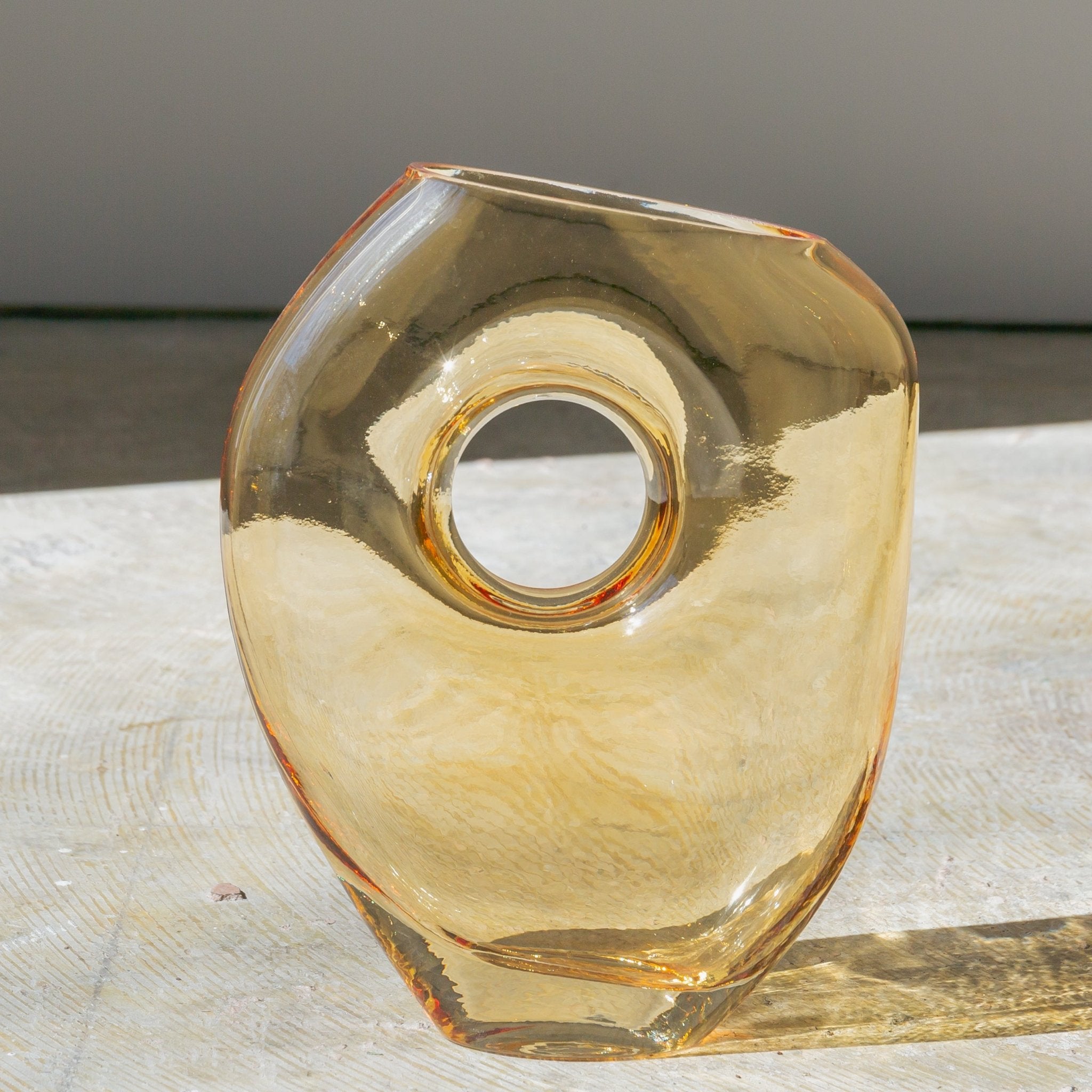 【welms.】 Onkalo Vase (A)をオーダーするならFlower&Plants tette │ 「手から手へ、想いを運ぶフラワーショップ」【板橋駅徒歩4分】【熟練フローリスト夫婦が運営】【最短2営業日で発送】【24時間365日注文OK】【ギフトは3300円〜】フラワーギフトを手から手へ、想いを込めたブーケやアレンジメントで大切な人に感謝と愛情を。シーンや用途に合わせて選びやすい豊富な種