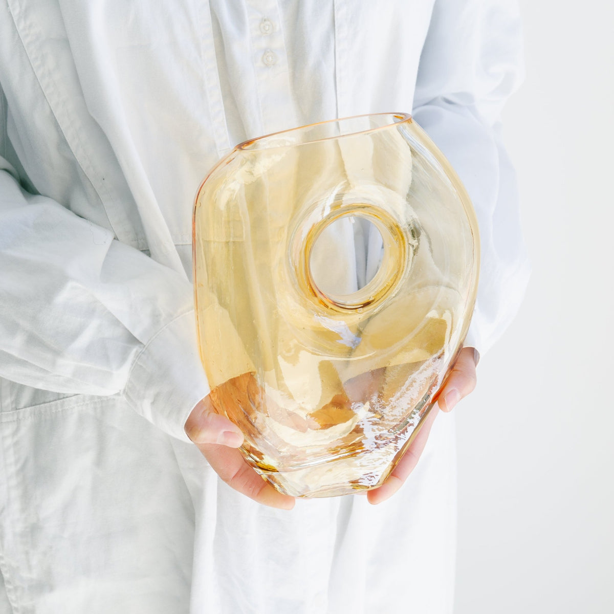 【welms.】 Onkalo Vase (A)をオーダーするならFlower&Plants tette │ 「手から手へ、想いを運ぶフラワーショップ」【板橋駅徒歩4分】【熟練フローリスト夫婦が運営】【最短2営業日で発送】【24時間365日注文OK】【ギフトは3300円〜】フラワーギフトを手から手へ、想いを込めたブーケやアレンジメントで大切な人に感謝と愛情を。シーンや用途に合わせて選びやすい豊富な種