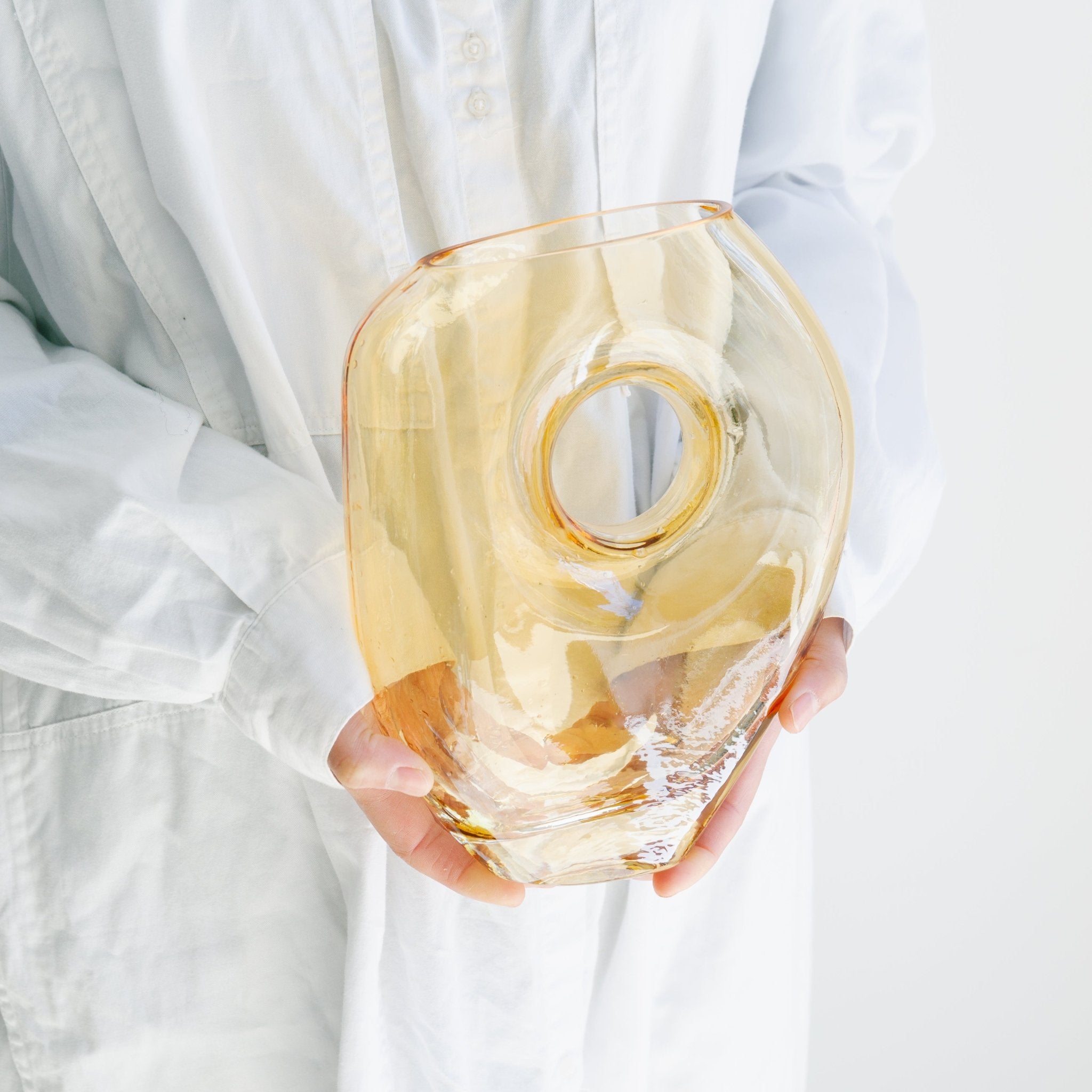 【welms.】 Onkalo Vase (A)をオーダーするならFlower&Plants tette │ 「手から手へ、想いを運ぶフラワーショップ」【板橋駅徒歩4分】【熟練フローリスト夫婦が運営】【最短2営業日で発送】【24時間365日注文OK】【ギフトは3300円〜】フラワーギフトを手から手へ、想いを込めたブーケやアレンジメントで大切な人に感謝と愛情を。シーンや用途に合わせて選びやすい豊富な種