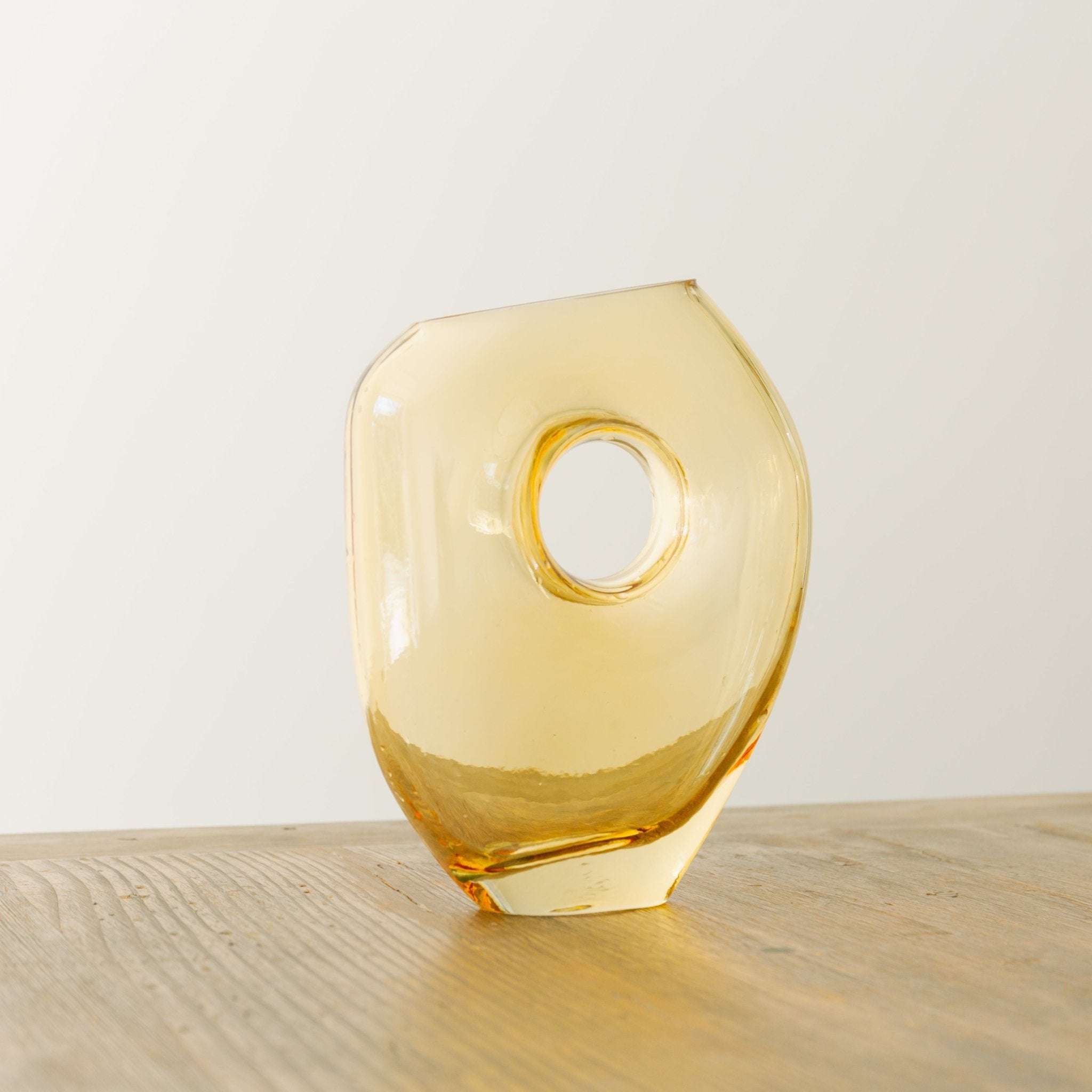 【welms.】 Onkalo Vase (A)をオーダーするならFlower&Plants tette │ 「手から手へ、想いを運ぶフラワーショップ」【板橋駅徒歩4分】【熟練フローリスト夫婦が運営】【最短2営業日で発送】【24時間365日注文OK】【ギフトは3300円〜】フラワーギフトを手から手へ、想いを込めたブーケやアレンジメントで大切な人に感謝と愛情を。シーンや用途に合わせて選びやすい豊富な種