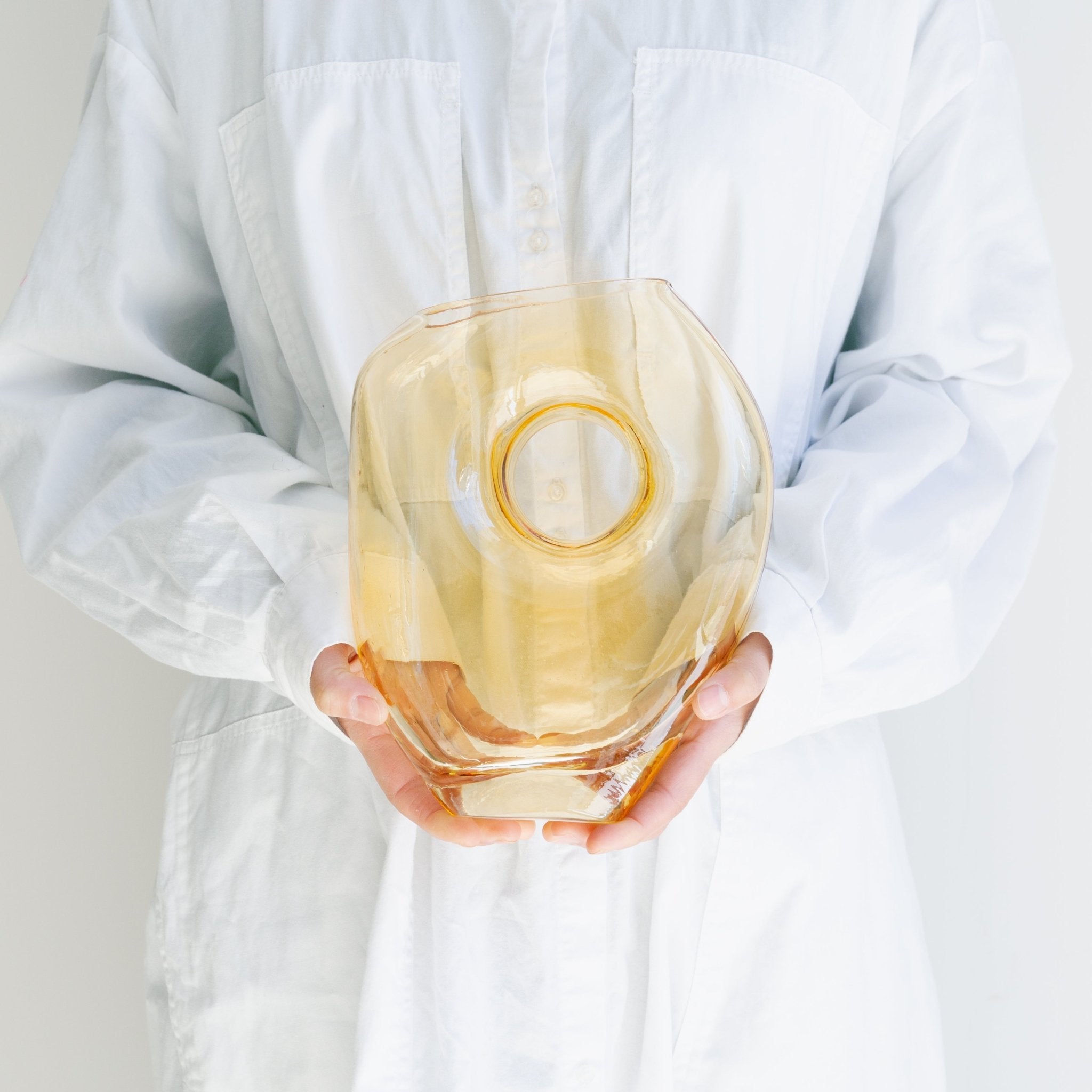 【welms.】 Onkalo Vase (A)をオーダーするならFlower&Plants tette │ 「手から手へ、想いを運ぶフラワーショップ」【板橋駅徒歩4分】【熟練フローリスト夫婦が運営】【最短2営業日で発送】【24時間365日注文OK】【ギフトは3300円〜】フラワーギフトを手から手へ、想いを込めたブーケやアレンジメントで大切な人に感謝と愛情を。シーンや用途に合わせて選びやすい豊富な種