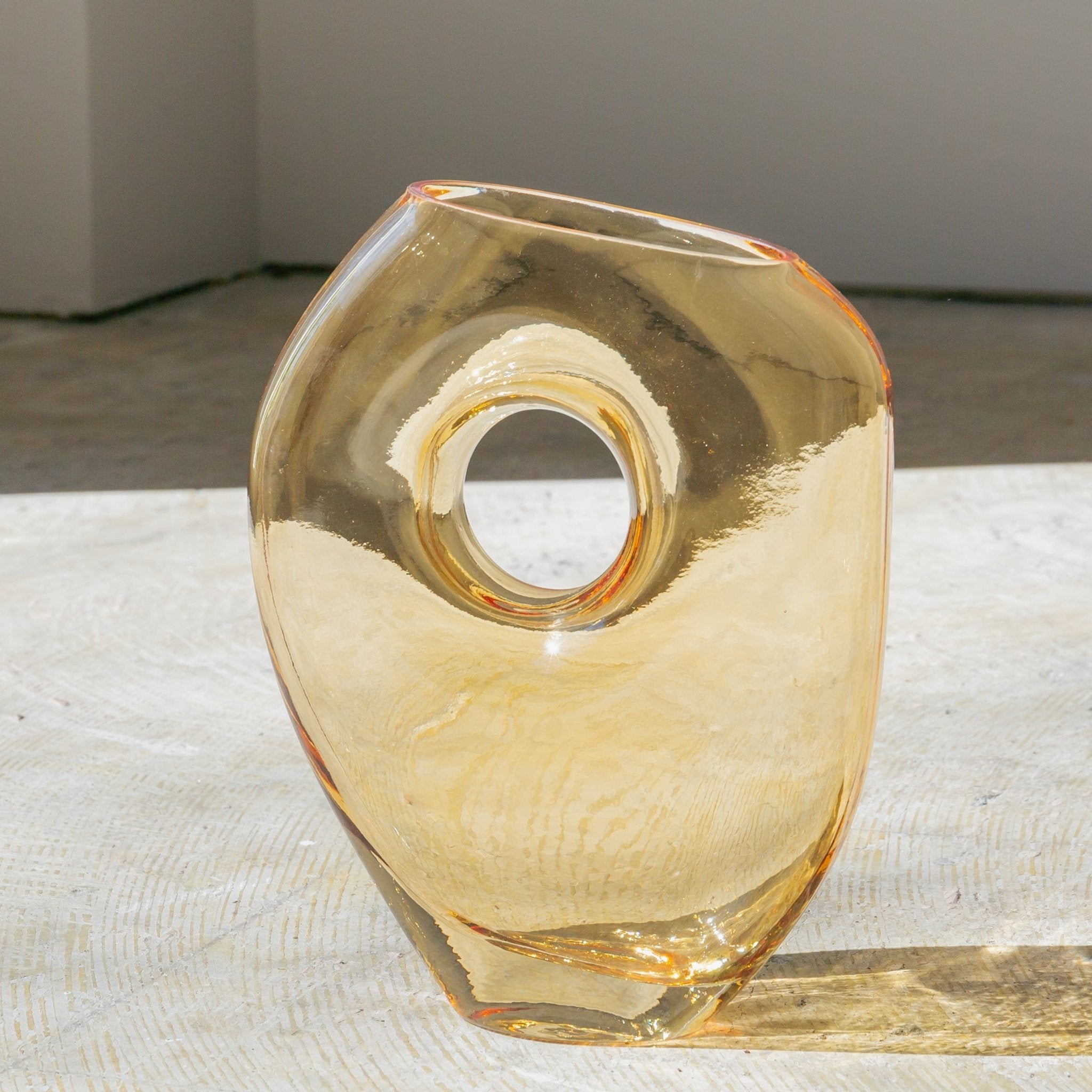 【welms.】 Onkalo Vase (A)をオーダーするならFlower&Plants tette │ 「手から手へ、想いを運ぶフラワーショップ」【板橋駅徒歩4分】【熟練フローリスト夫婦が運営】【最短2営業日で発送】【24時間365日注文OK】【ギフトは3300円〜】フラワーギフトを手から手へ、想いを込めたブーケやアレンジメントで大切な人に感謝と愛情を。シーンや用途に合わせて選びやすい豊富な種
