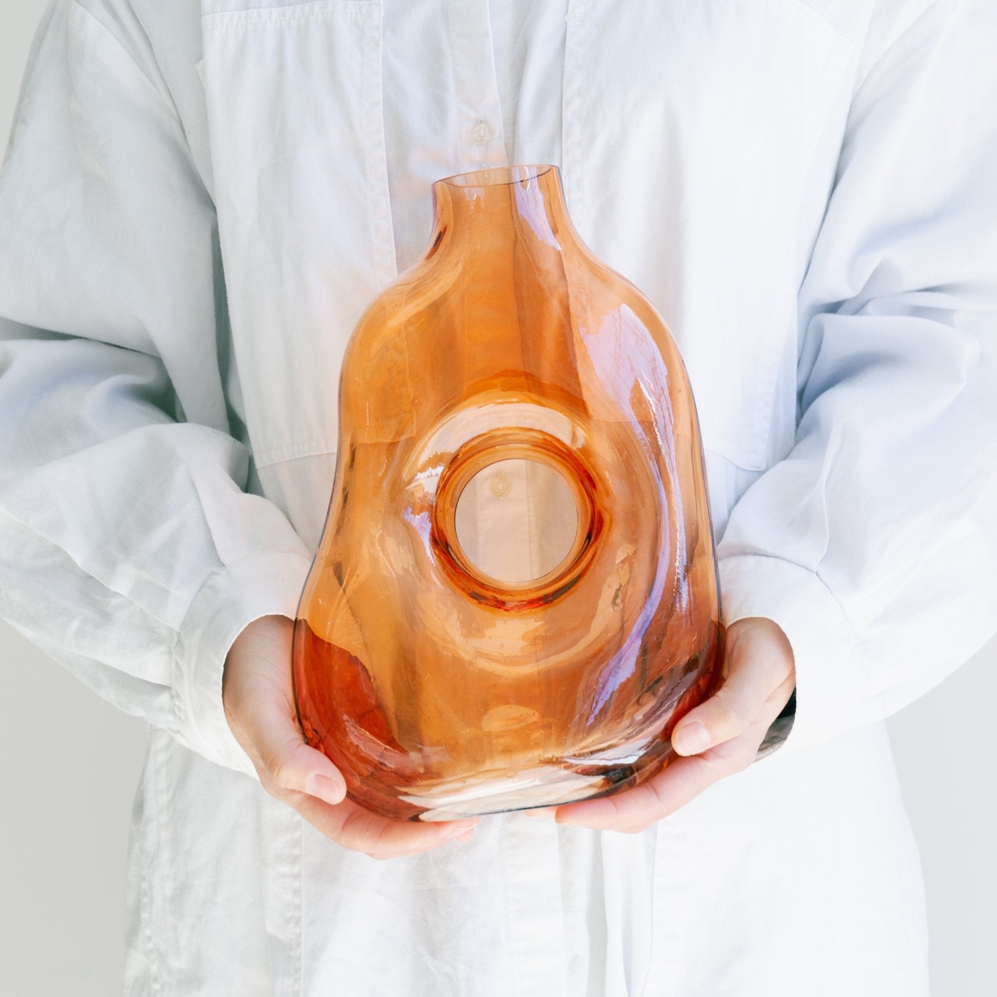 【welms.】 Onkalo Vase (B)をオーダーするならFlower&Plants tette │ 「手から手へ、想いを運ぶフラワーショップ」【板橋駅徒歩4分】【熟練フローリスト夫婦が運営】【最短2営業日で発送】【24時間365日注文OK】【ギフトは3300円〜】フラワーギフトを手から手へ、想いを込めたブーケやアレンジメントで大切な人に感謝と愛情を。シーンや用途に合わせて選びやすい豊富な種