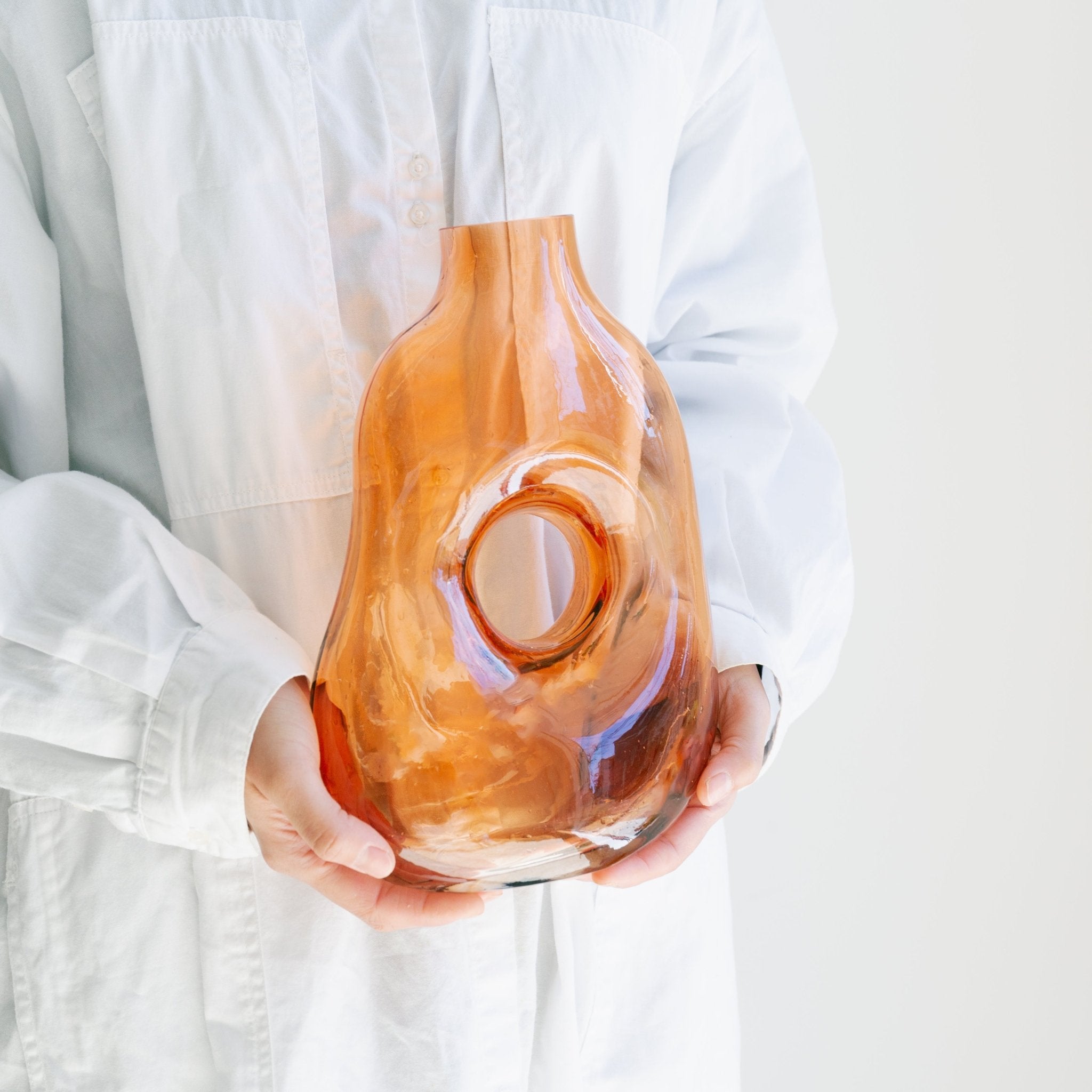 【welms.】 Onkalo Vase (B)をオーダーするならFlower&Plants tette │ 「手から手へ、想いを運ぶフラワーショップ」【板橋駅徒歩4分】【熟練フローリスト夫婦が運営】【最短2営業日で発送】【24時間365日注文OK】【ギフトは3300円〜】フラワーギフトを手から手へ、想いを込めたブーケやアレンジメントで大切な人に感謝と愛情を。シーンや用途に合わせて選びやすい豊富な種