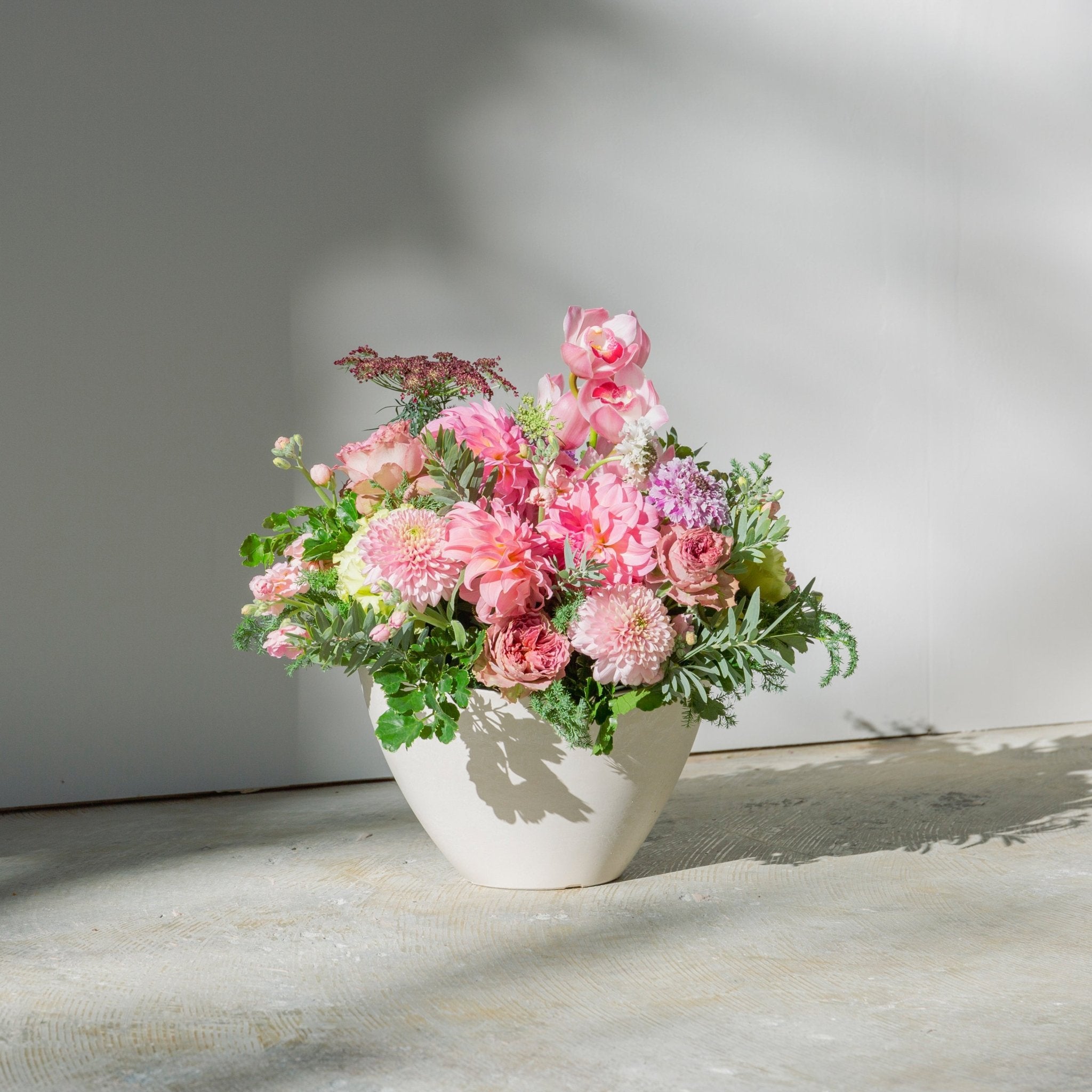 シンビジウムのギフトをオーダーするならFlower&Plants tette │ 「手から手へ、想いを運ぶフラワーショップ」【板橋駅徒歩4分】【熟練フローリスト夫婦が運営】【最短2営業日で発送】【24時間365日注文OK】【ギフトは3300円〜】フラワーギフトを手から手へ、想いを込めたブーケやアレンジメントで大切な人に感謝と愛情を。シーンや用途に合わせて選びやすい豊富な種