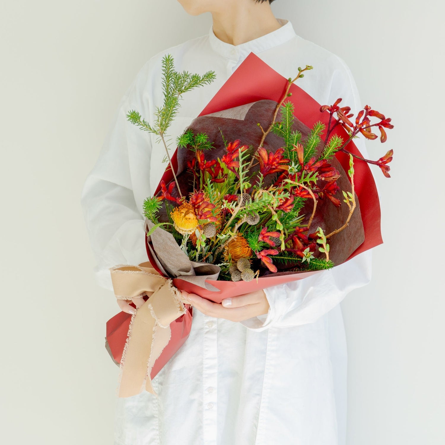 カンガルーポーのギフトをオーダーするならFlower&Plants tette │ 「手から手へ、想いを運ぶフラワーショップ」【板橋駅徒歩4分】【熟練フローリスト夫婦が運営】【最短2営業日で発送】【24時間365日注文OK】【ギフトは3300円〜】フラワーギフトを手から手へ、想いを込めたブーケやアレンジメントで大切な人に感謝と愛情を。シーンや用途に合わせて選びやすい豊富な種