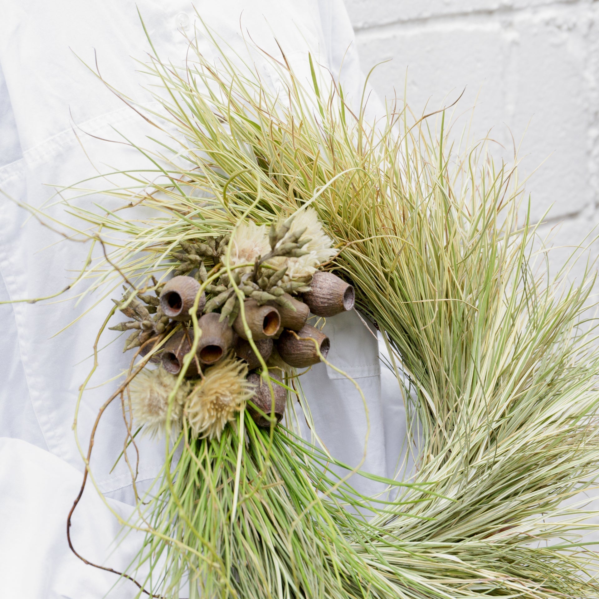 ドライリース グレベリアをオーダーするならFlower&Plants tette │ 「手から手へ、想いを運ぶフラワーショップ」【板橋駅徒歩4分】【熟練フローリスト夫婦が運営】【最短2営業日で発送】【24時間365日注文OK】【ギフトは3300円〜】フラワーギフトを手から手へ、想いを込めたブーケやアレンジメントで大切な人に感謝と愛情を。シーンや用途に合わせて選びやすい豊富な種