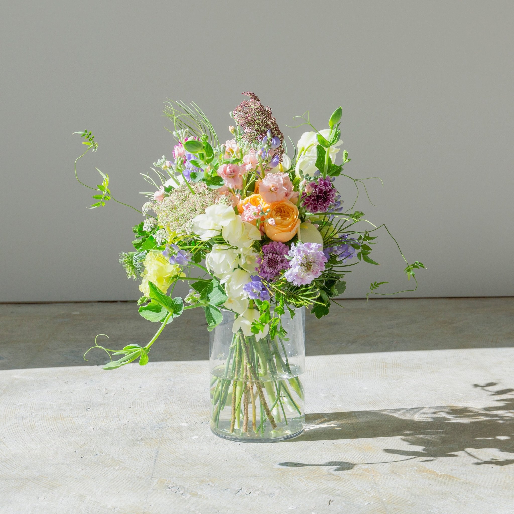 シンビジウムのギフトをオーダーするならFlower&Plants tette │ 「手から手へ、想いを運ぶフラワーショップ」【板橋駅徒歩4分】【熟練フローリスト夫婦が運営】【最短2営業日で発送】【24時間365日注文OK】【ギフトは3300円〜】フラワーギフトを手から手へ、想いを込めたブーケやアレンジメントで大切な人に感謝と愛情を。シーンや用途に合わせて選びやすい豊富な種