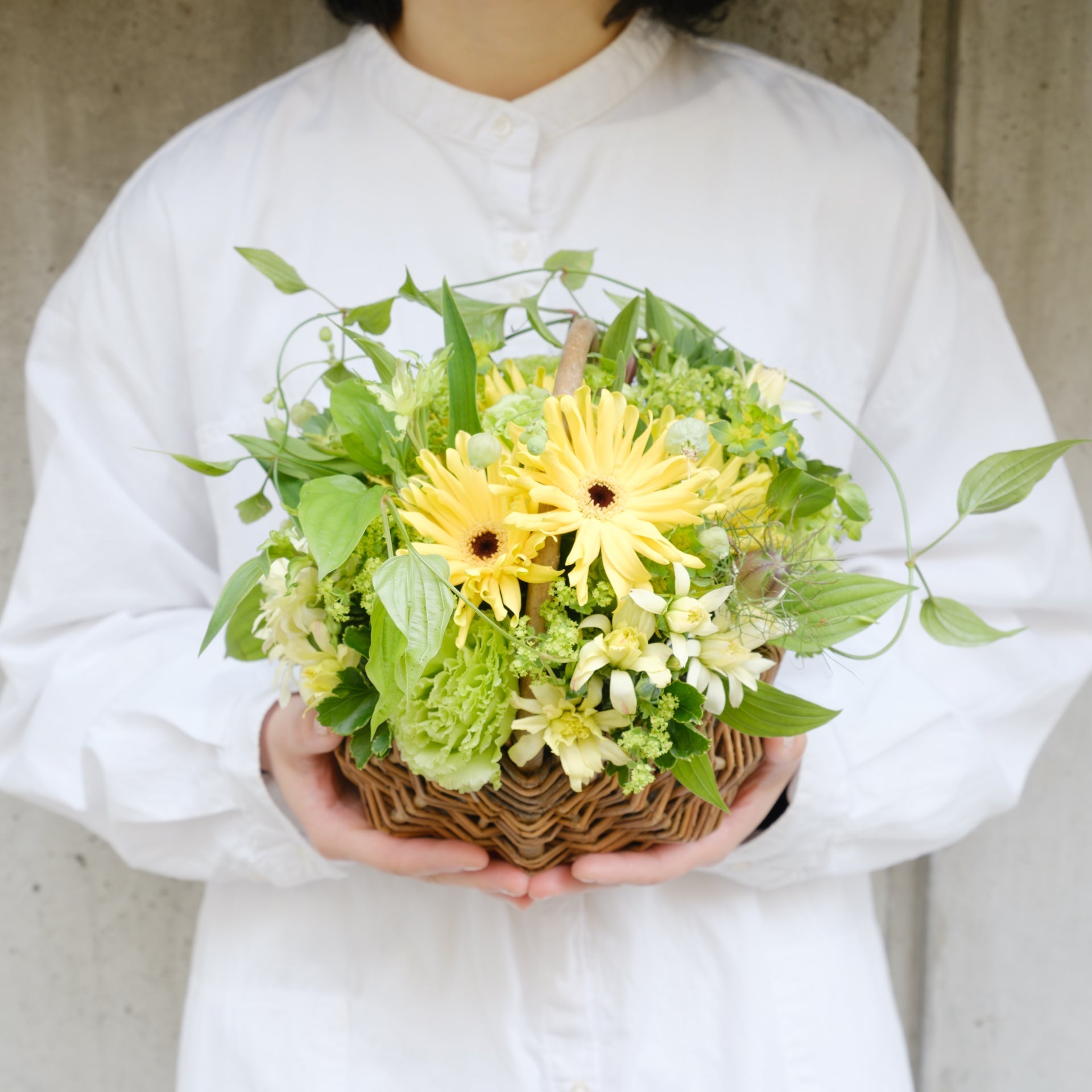 オーダーメイドフラワーアレンジメントをオーダーするならFlower&Plants tette │ 「手から手へ、想いを運ぶフラワーショップ」【板橋駅徒歩4分】【熟練フローリスト夫婦が運営】【最短2営業日で発送】【24時間365日注文OK】【ギフトは3300円〜】フラワーギフトを手から手へ、想いを込めたブーケやアレンジメントで大切な人に感謝と愛情を。シーンや用途に合わせて選びやすい豊富な種