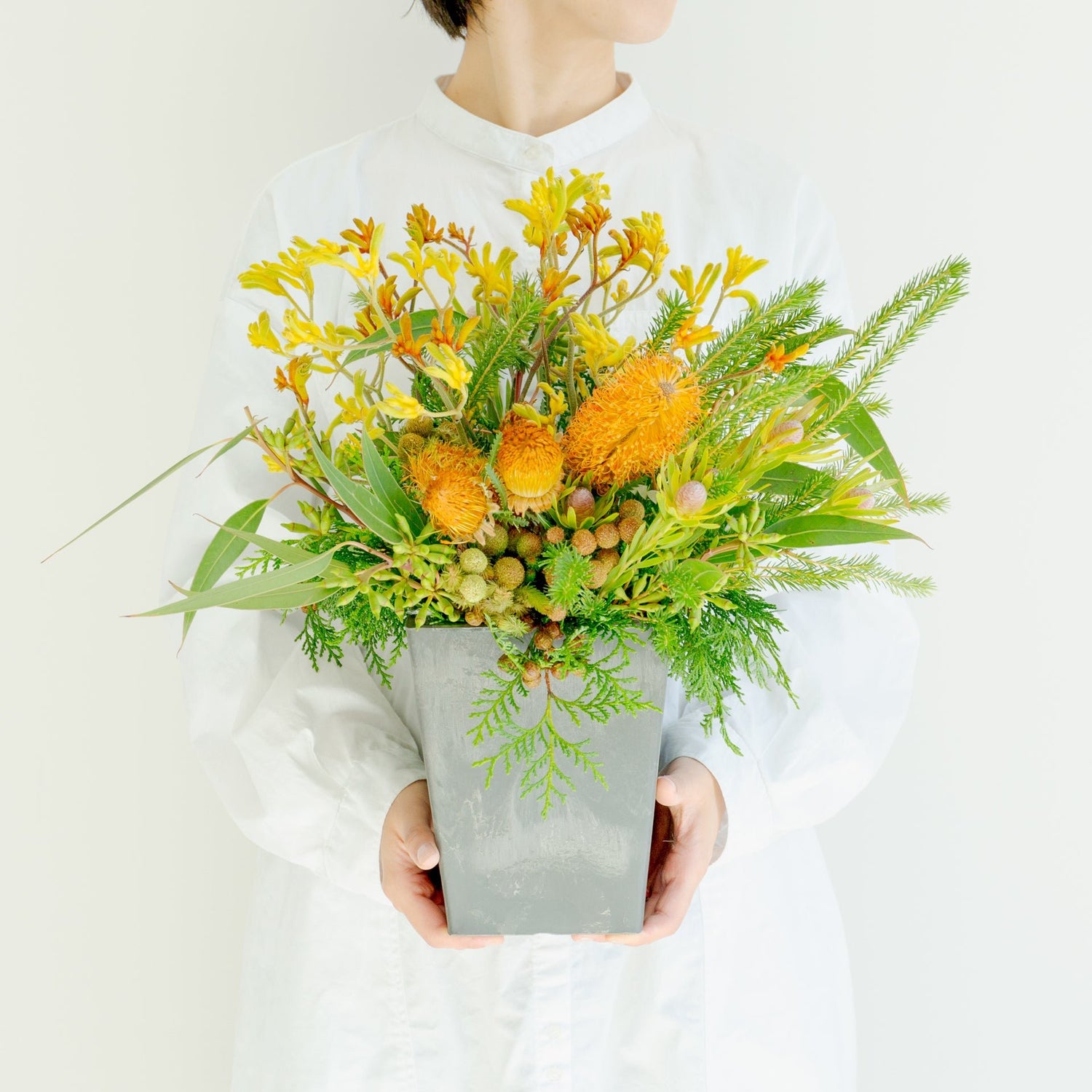 カンガルーポーのギフトをオーダーするならFlower&Plants tette │ 「手から手へ、想いを運ぶフラワーショップ」【板橋駅徒歩4分】【熟練フローリスト夫婦が運営】【最短2営業日で発送】【24時間365日注文OK】【ギフトは3300円〜】フラワーギフトを手から手へ、想いを込めたブーケやアレンジメントで大切な人に感謝と愛情を。シーンや用途に合わせて選びやすい豊富な種