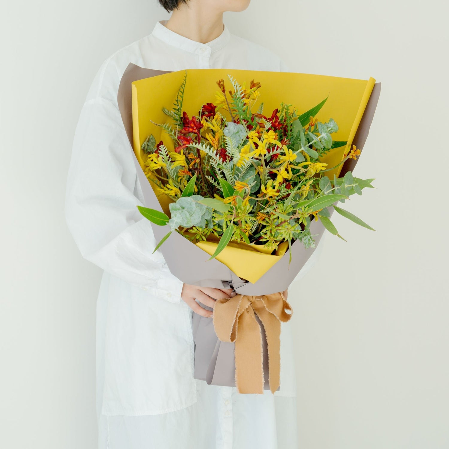 カンガルーポーのギフトをオーダーするならFlower&Plants tette │ 「手から手へ、想いを運ぶフラワーショップ」【板橋駅徒歩4分】【熟練フローリスト夫婦が運営】【最短2営業日で発送】【24時間365日注文OK】【ギフトは3300円〜】フラワーギフトを手から手へ、想いを込めたブーケやアレンジメントで大切な人に感謝と愛情を。シーンや用途に合わせて選びやすい豊富な種