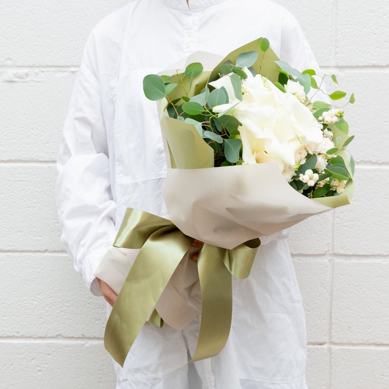 カラーのギフトをオーダーするならFlower&Plants tette │ 「手から手へ、想いを運ぶフラワーショップ」【板橋駅徒歩4分】【熟練フローリスト夫婦が運営】【最短2営業日で発送】【24時間365日注文OK】【ギフトは3300円〜】フラワーギフトを手から手へ、想いを込めたブーケやアレンジメントで大切な人に感謝と愛情を。シーンや用途に合わせて選びやすい豊富な種