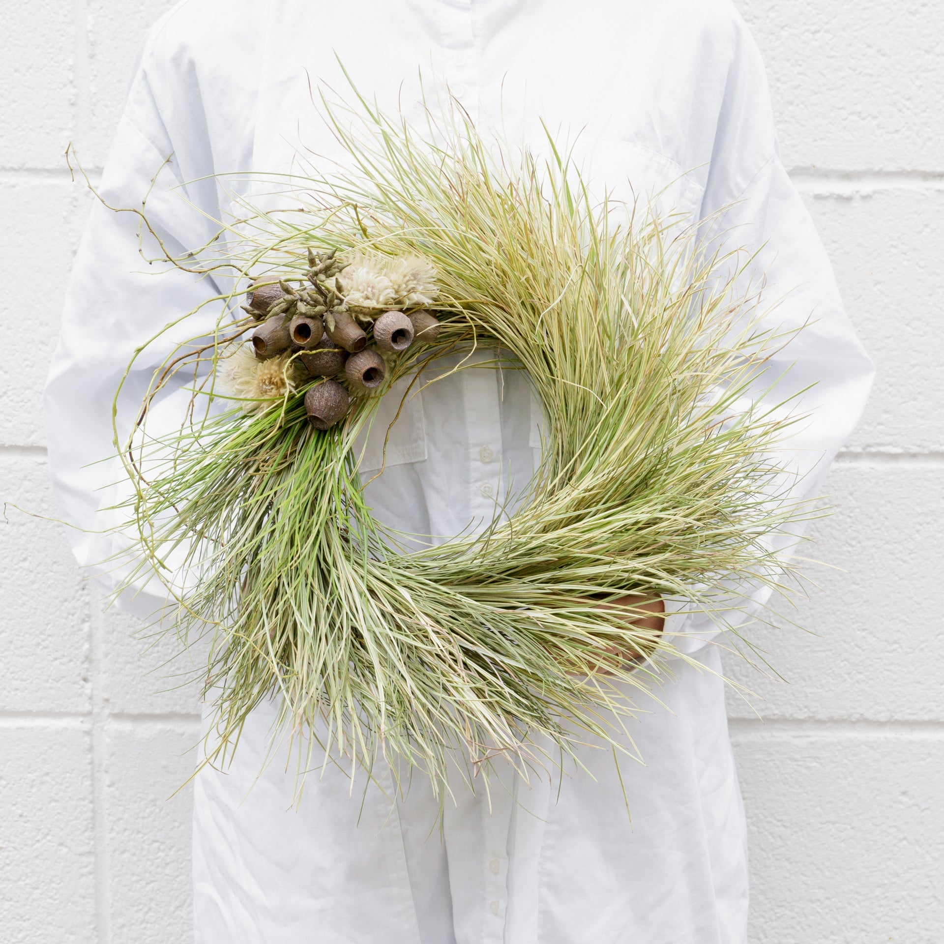 ドライリース グレベリアをオーダーするならFlower&Plants tette │ 「手から手へ、想いを運ぶフラワーショップ」【板橋駅徒歩4分】【熟練フローリスト夫婦が運営】【最短2営業日で発送】【24時間365日注文OK】【ギフトは3300円〜】フラワーギフトを手から手へ、想いを込めたブーケやアレンジメントで大切な人に感謝と愛情を。シーンや用途に合わせて選びやすい豊富な種