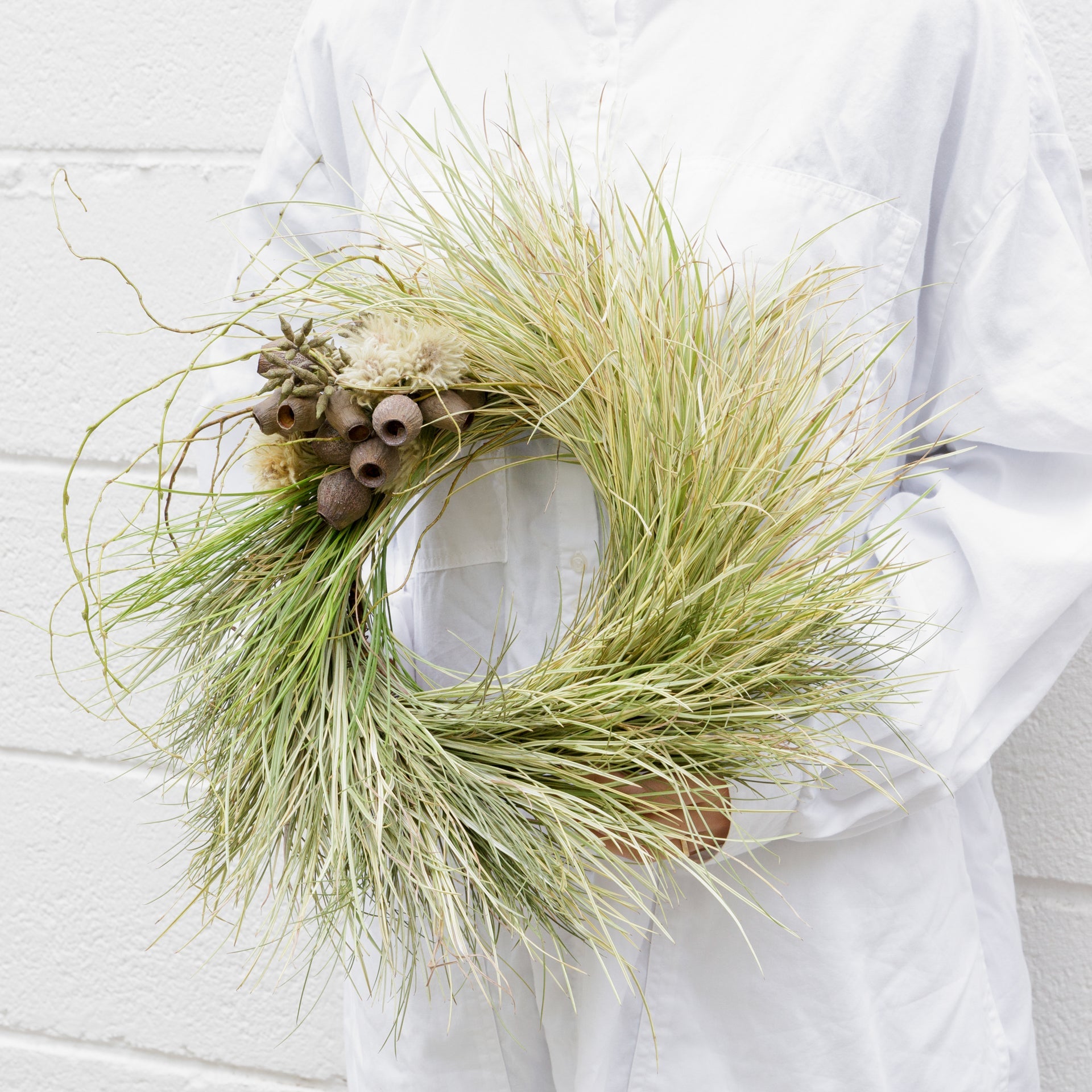 ドライリース グレベリアをオーダーするならFlower&Plants tette │ 「手から手へ、想いを運ぶフラワーショップ」【板橋駅徒歩4分】【熟練フローリスト夫婦が運営】【最短2営業日で発送】【24時間365日注文OK】【ギフトは3300円〜】フラワーギフトを手から手へ、想いを込めたブーケやアレンジメントで大切な人に感謝と愛情を。シーンや用途に合わせて選びやすい豊富な種