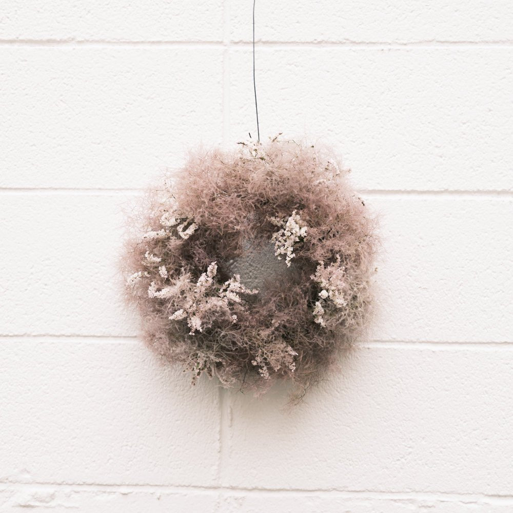 ドライリース スモークツリーをオーダーするならFlower&Plants tette │ 「手から手へ、想いを運ぶフラワーショップ」【板橋駅徒歩4分】【熟練フローリスト夫婦が運営】【最短2営業日で発送】【24時間365日注文OK】【ギフトは3300円〜】フラワーギフトを手から手へ、想いを込めたブーケやアレンジメントで大切な人に感謝と愛情を。シーンや用途に合わせて選びやすい豊富な種