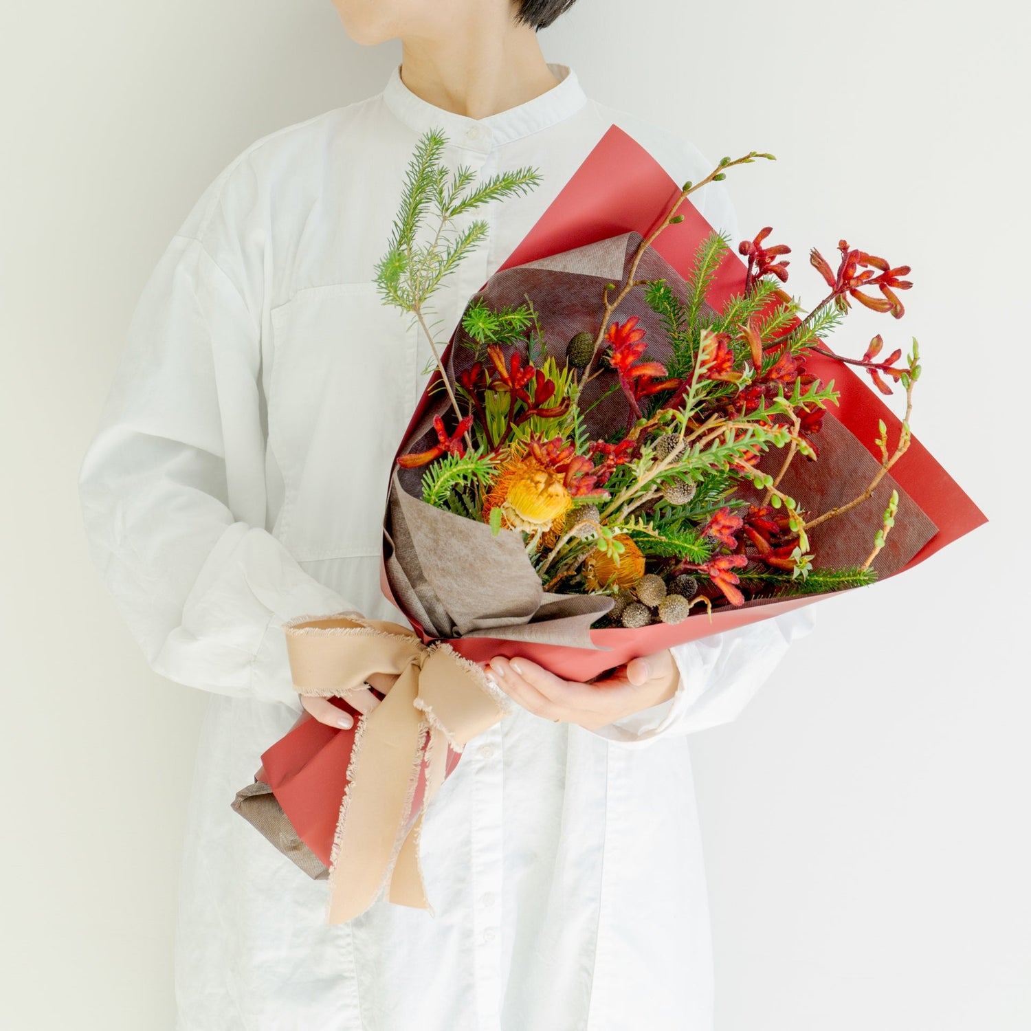 カンガルーポーのギフトをオーダーするならFlower&Plants tette │ 「手から手へ、想いを運ぶフラワーショップ」【板橋駅徒歩4分】【熟練フローリスト夫婦が運営】【最短2営業日で発送】【24時間365日注文OK】【ギフトは3300円〜】フラワーギフトを手から手へ、想いを込めたブーケやアレンジメントで大切な人に感謝と愛情を。シーンや用途に合わせて選びやすい豊富な種