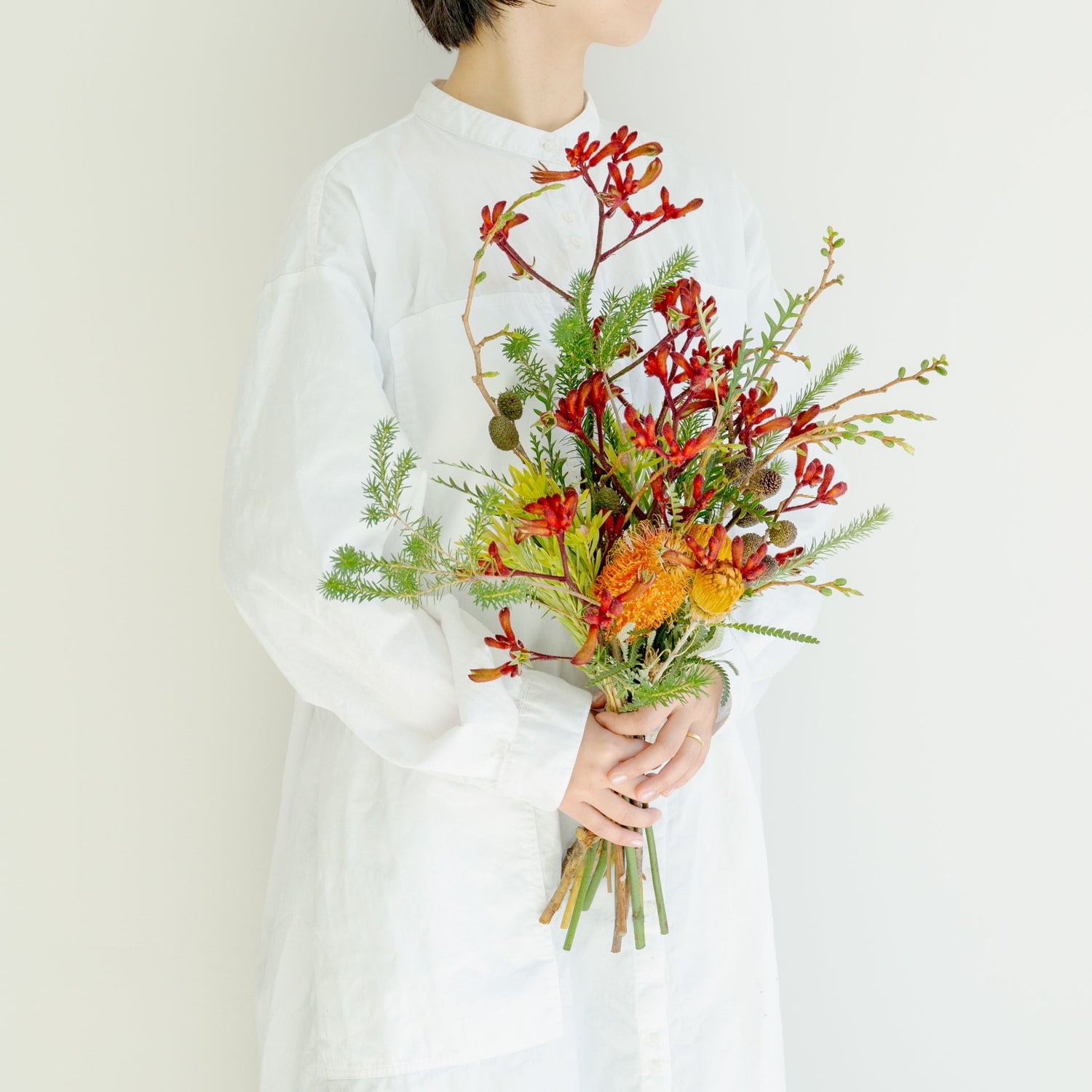 カンガルーポーのギフトをオーダーするならFlower&Plants tette │ 「手から手へ、想いを運ぶフラワーショップ」【板橋駅徒歩4分】【熟練フローリスト夫婦が運営】【最短2営業日で発送】【24時間365日注文OK】【ギフトは3300円〜】フラワーギフトを手から手へ、想いを込めたブーケやアレンジメントで大切な人に感謝と愛情を。シーンや用途に合わせて選びやすい豊富な種