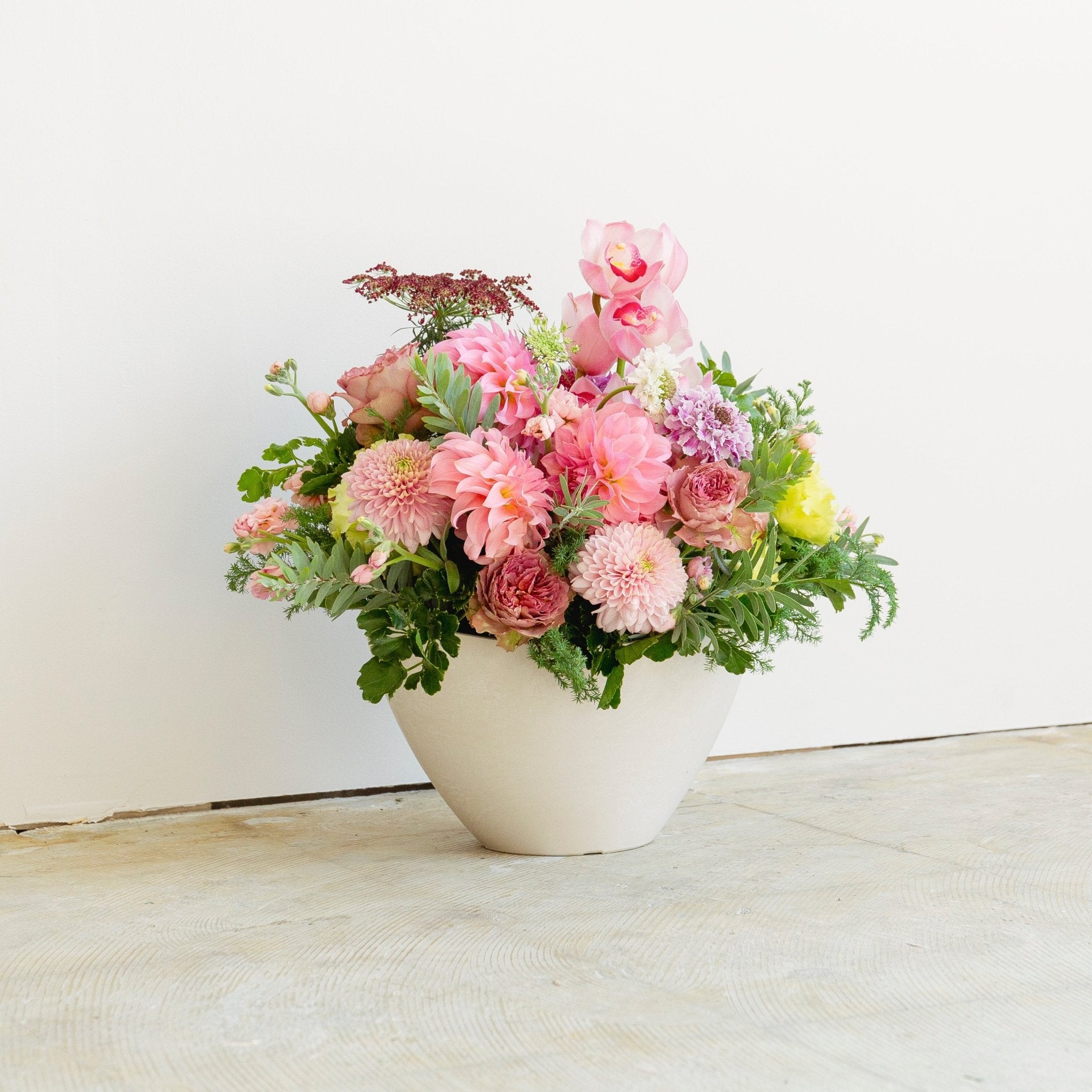 シンビジウムのギフトをオーダーするならFlower&Plants tette │ 「手から手へ、想いを運ぶフラワーショップ」【板橋駅徒歩4分】【熟練フローリスト夫婦が運営】【最短2営業日で発送】【24時間365日注文OK】【ギフトは3300円〜】フラワーギフトを手から手へ、想いを込めたブーケやアレンジメントで大切な人に感謝と愛情を。シーンや用途に合わせて選びやすい豊富な種