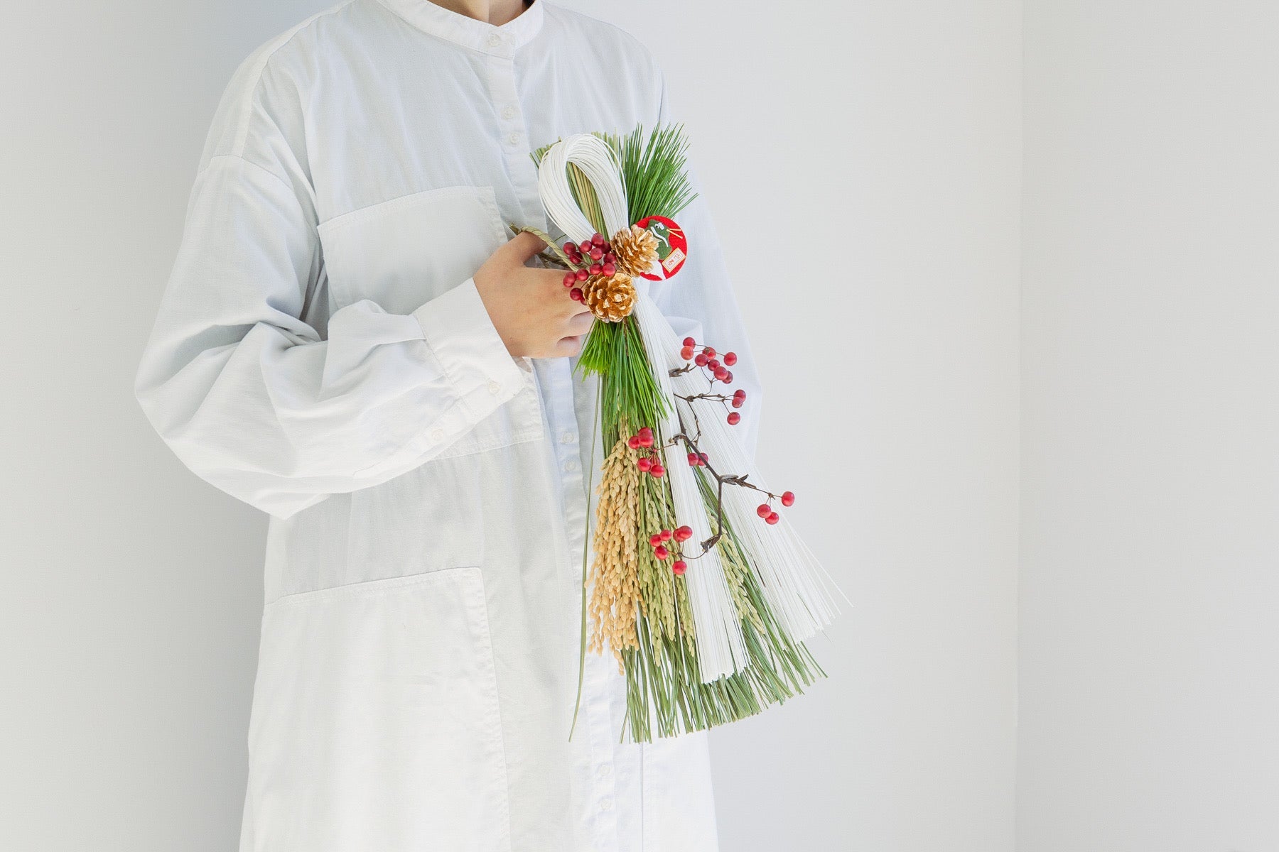 お正月飾り 縦型をオーダーするならFlower&Plants tette │ 「手から手へ、想いを運ぶフラワーショップ」【板橋駅徒歩4分】【熟練フローリスト夫婦が運営】【最短2営業日で発送】【24時間365日注文OK】【ギフトは3300円〜】フラワーギフトを手から手へ、想いを込めたブーケやアレンジメントで大切な人に感謝と愛情を。シーンや用途に合わせて選びやすい豊富な種