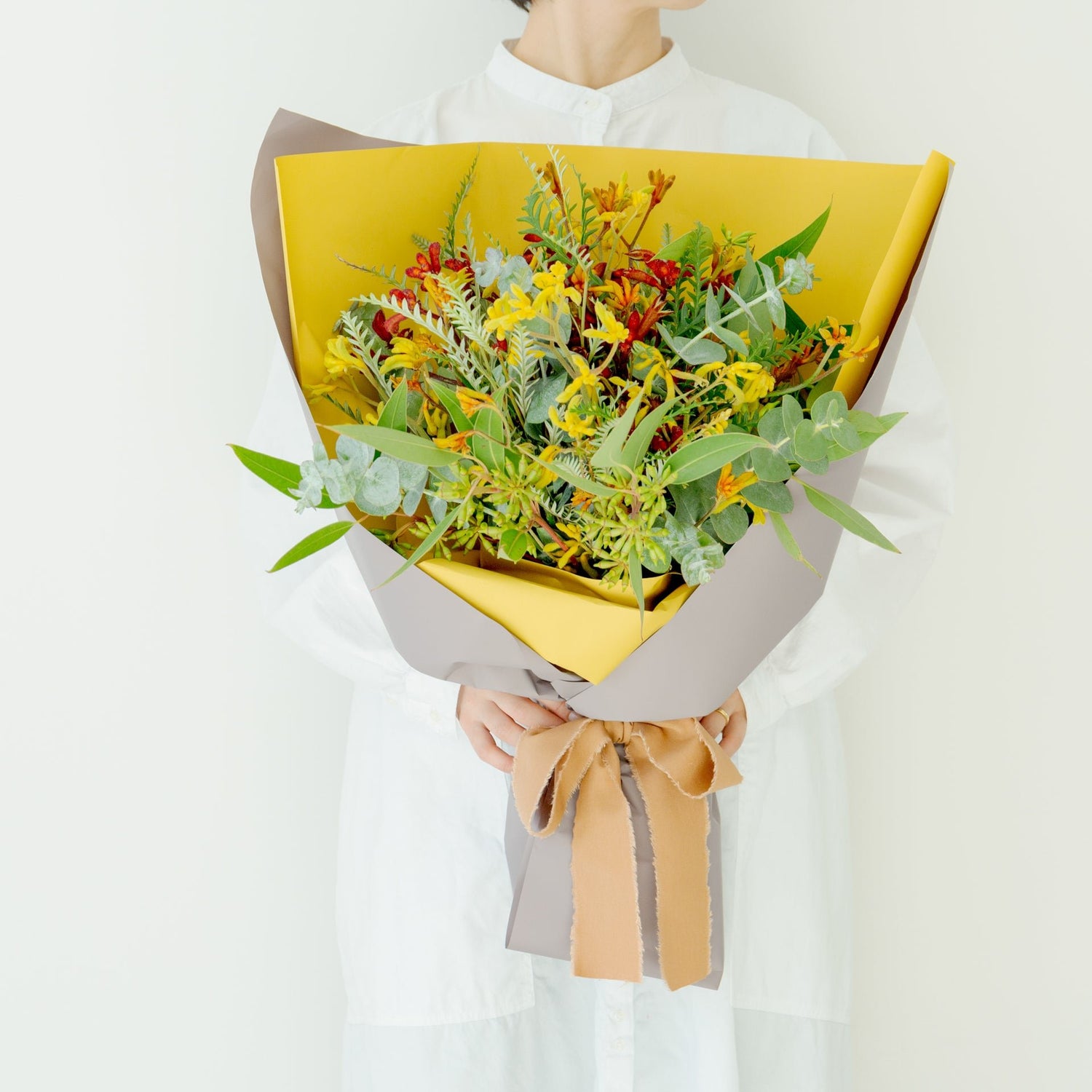 カンガルーポーのギフトをオーダーするならFlower&Plants tette │ 「手から手へ、想いを運ぶフラワーショップ」【板橋駅徒歩4分】【熟練フローリスト夫婦が運営】【最短2営業日で発送】【24時間365日注文OK】【ギフトは3300円〜】フラワーギフトを手から手へ、想いを込めたブーケやアレンジメントで大切な人に感謝と愛情を。シーンや用途に合わせて選びやすい豊富な種