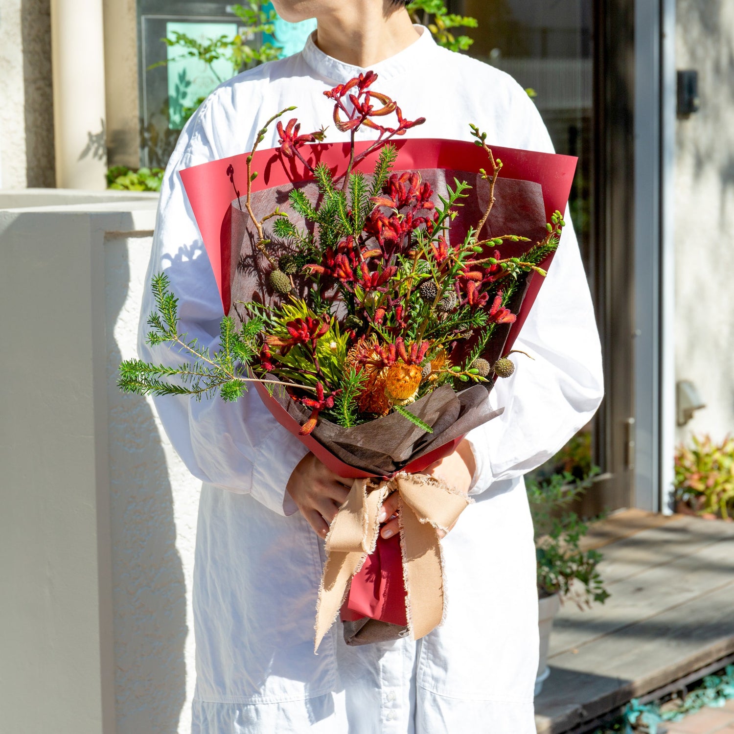 カンガルーポーのギフトをオーダーするならFlower&Plants tette │ 「手から手へ、想いを運ぶフラワーショップ」【板橋駅徒歩4分】【熟練フローリスト夫婦が運営】【最短2営業日で発送】【24時間365日注文OK】【ギフトは3300円〜】フラワーギフトを手から手へ、想いを込めたブーケやアレンジメントで大切な人に感謝と愛情を。シーンや用途に合わせて選びやすい豊富な種